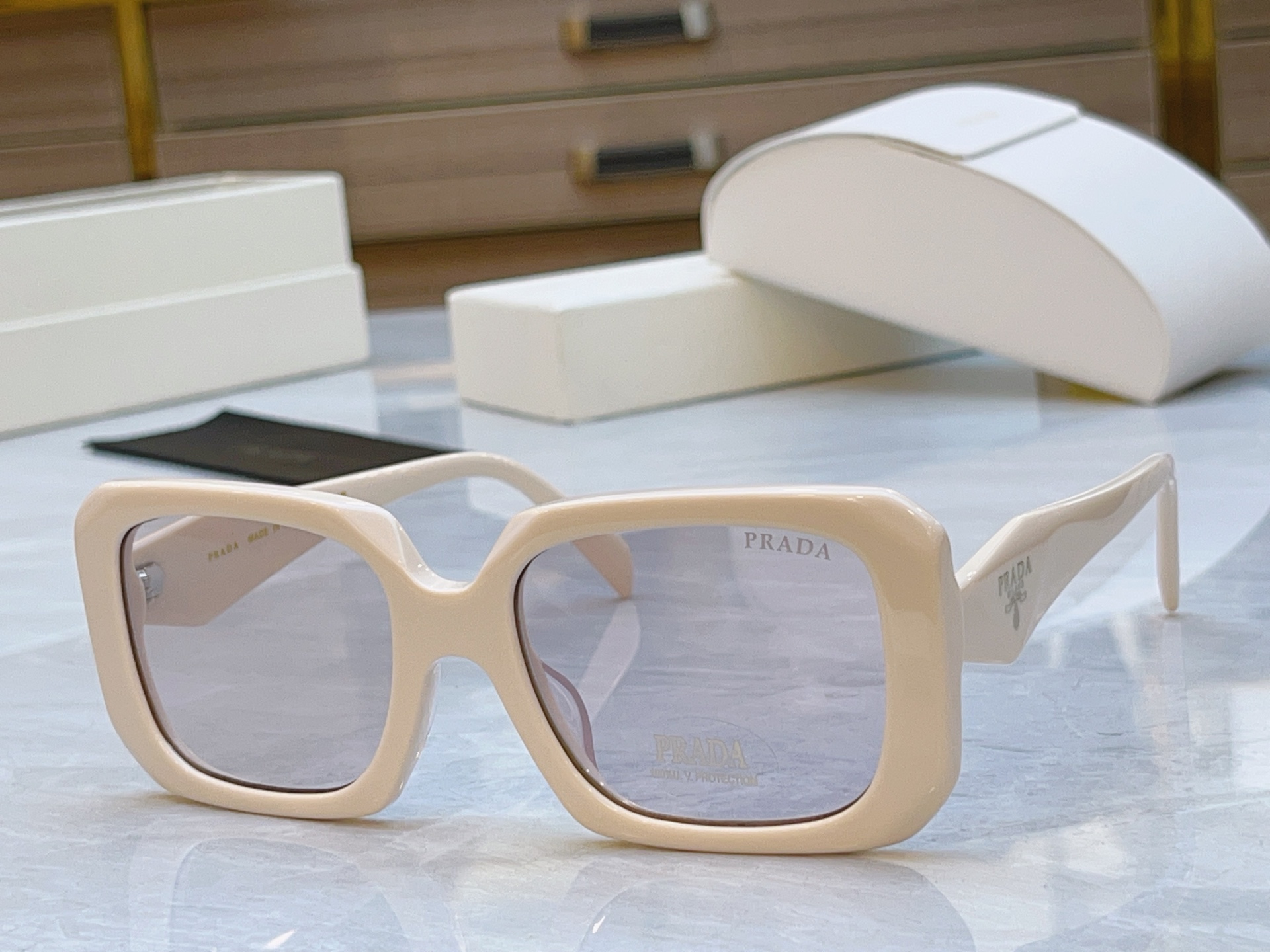 ，【PRAD*】普拉*达新款太阳镜🕶️，MODEL：PR 1755LS，SIZE：55口20-145
