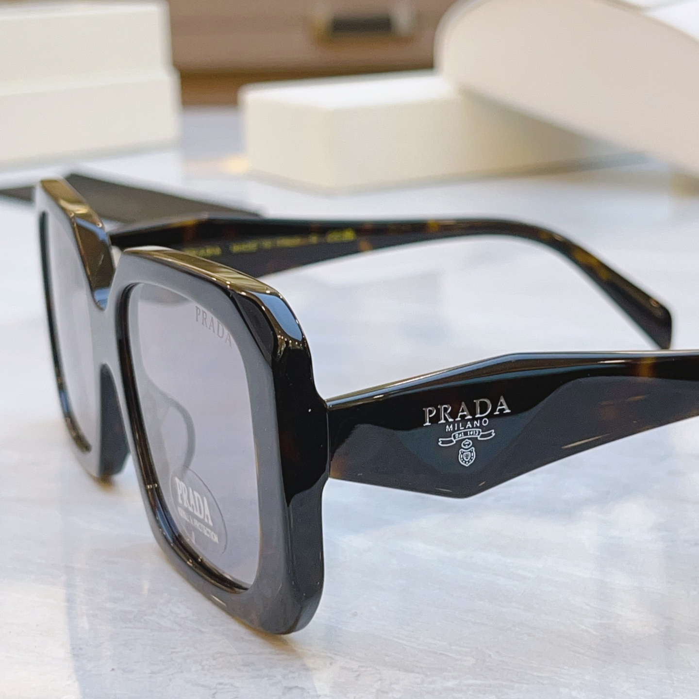 ，【PRAD*】普拉*达新款太阳镜🕶️，MODEL：PR 1755LS，SIZE：55口20-145