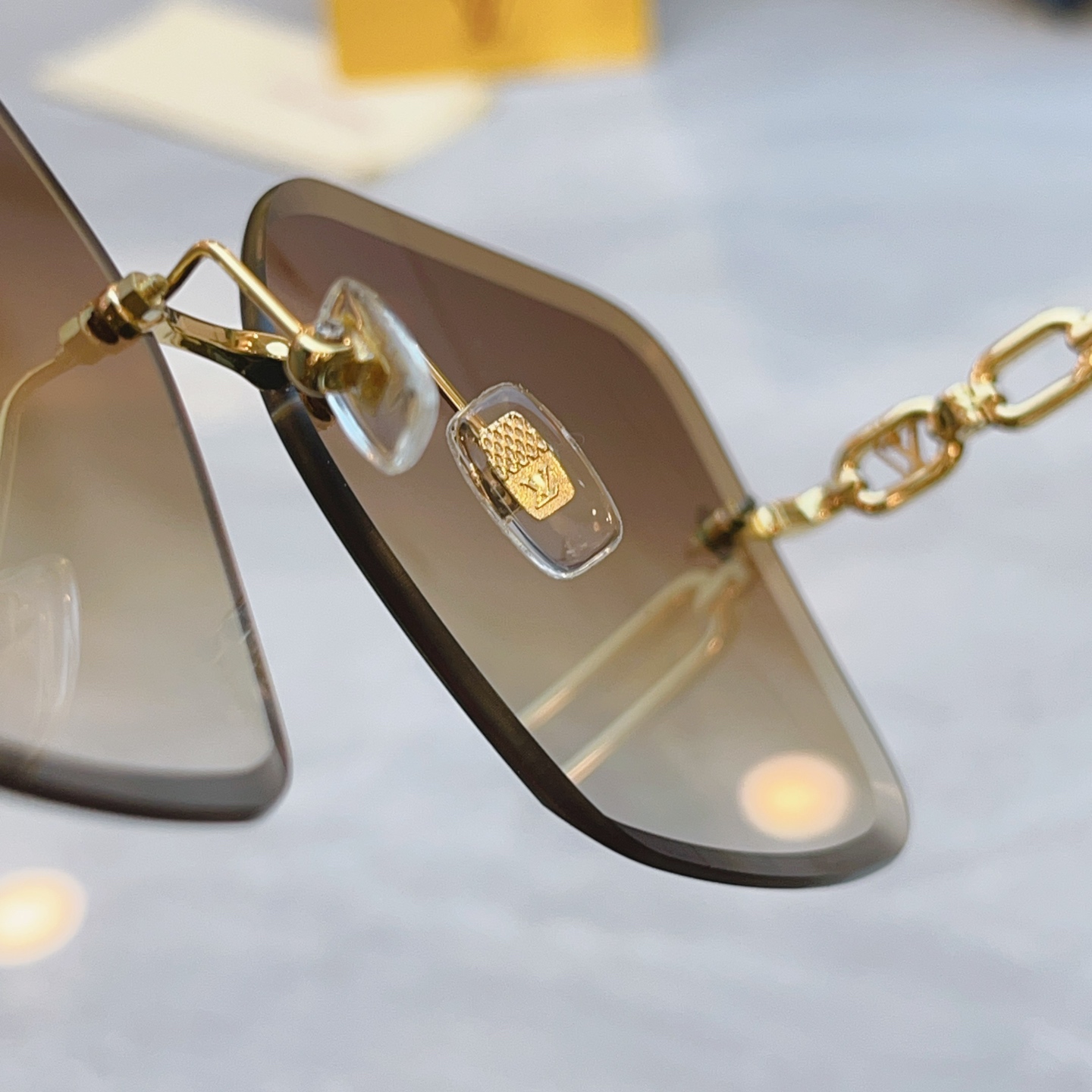 ，【LOUIS VUITTO*】路易*威登新款太阳镜，MODEL：Z1860U，SIZE：61口14-1
