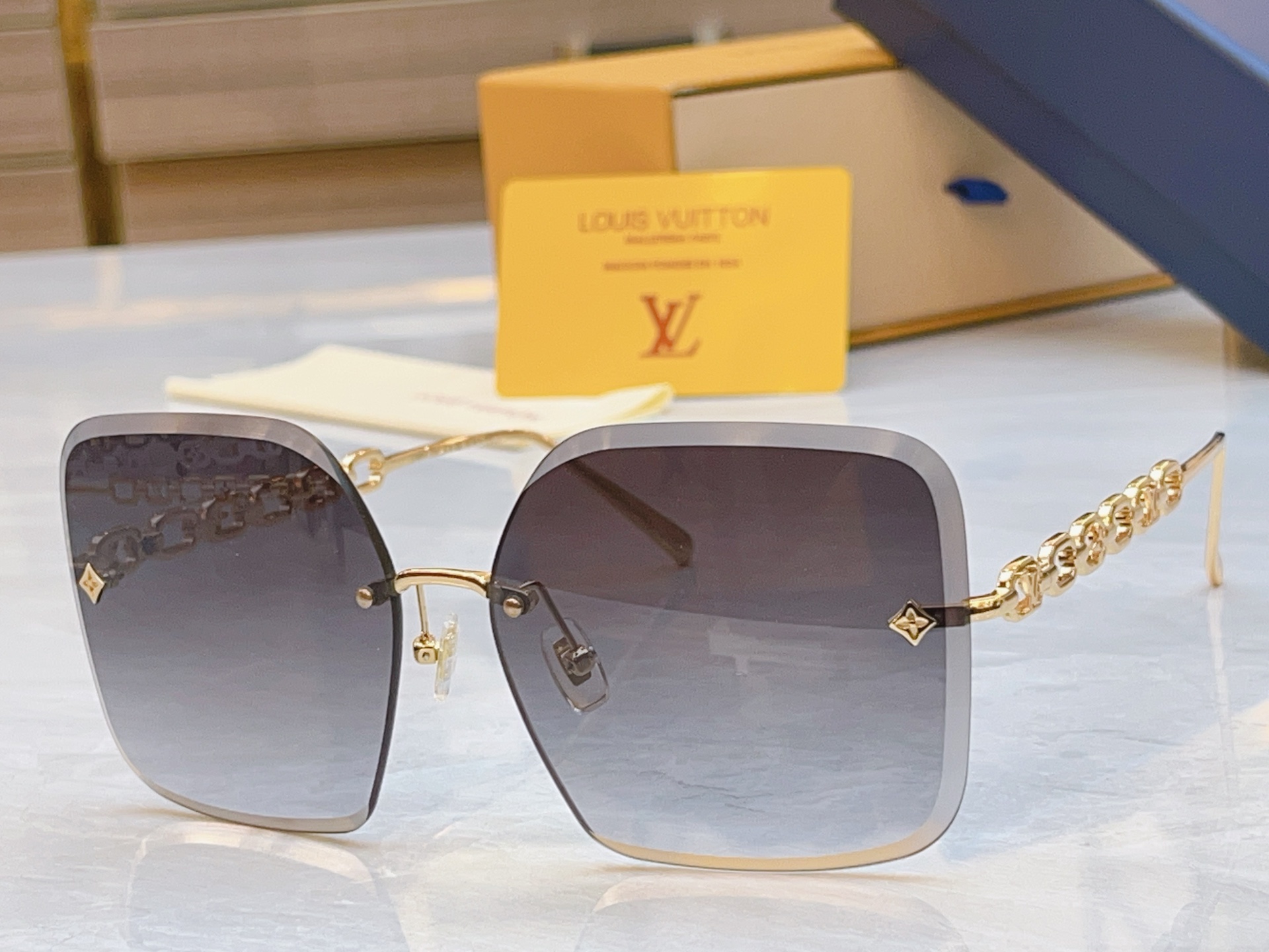 ，【LOUIS VUITTO*】路易*威登新款太阳镜，MODEL：Z1860U，SIZE：61口14-1