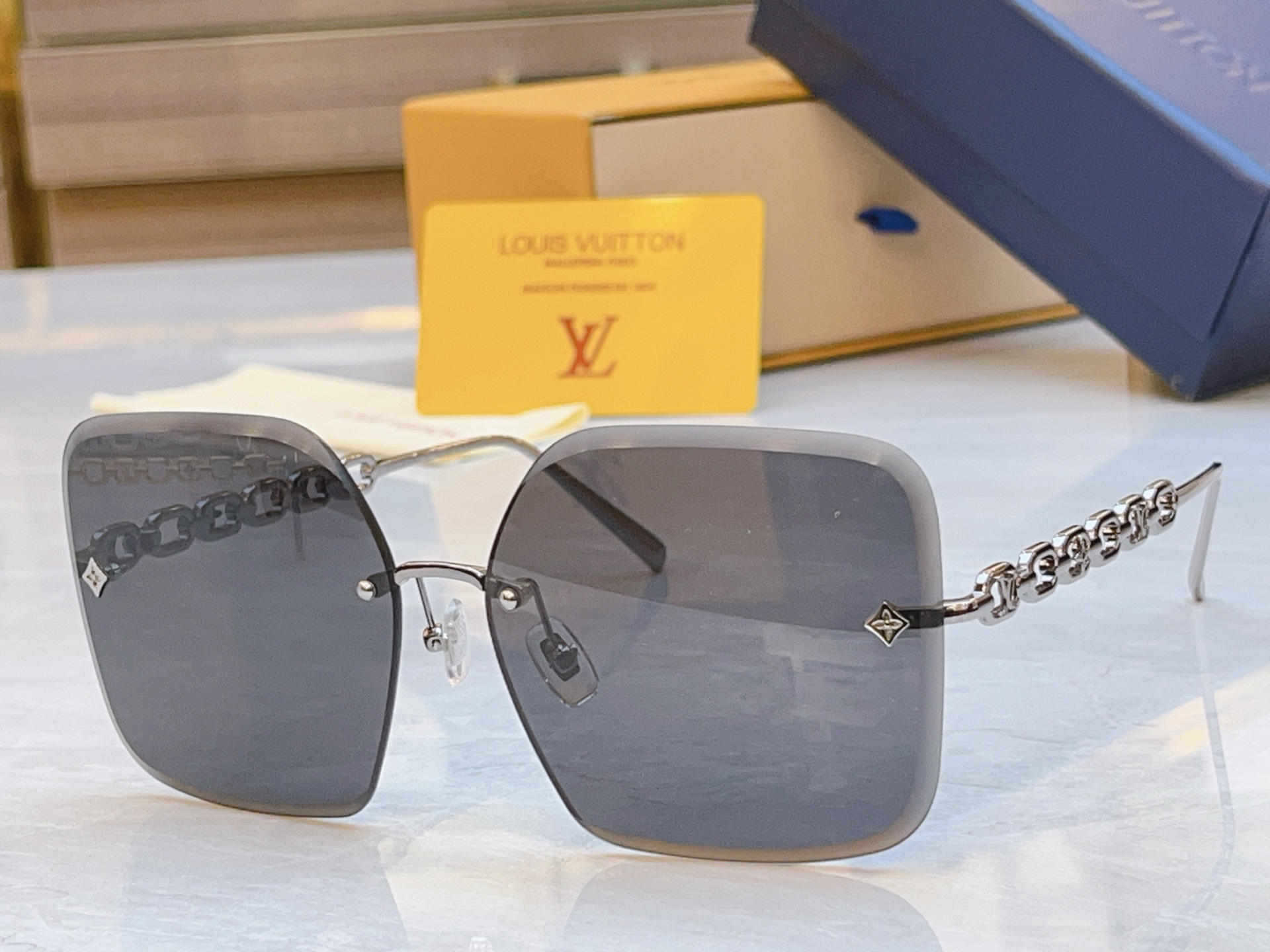 ，【LOUIS VUITTO*】路易*威登新款太阳镜，MODEL：Z1860U，SIZE：61口14-1