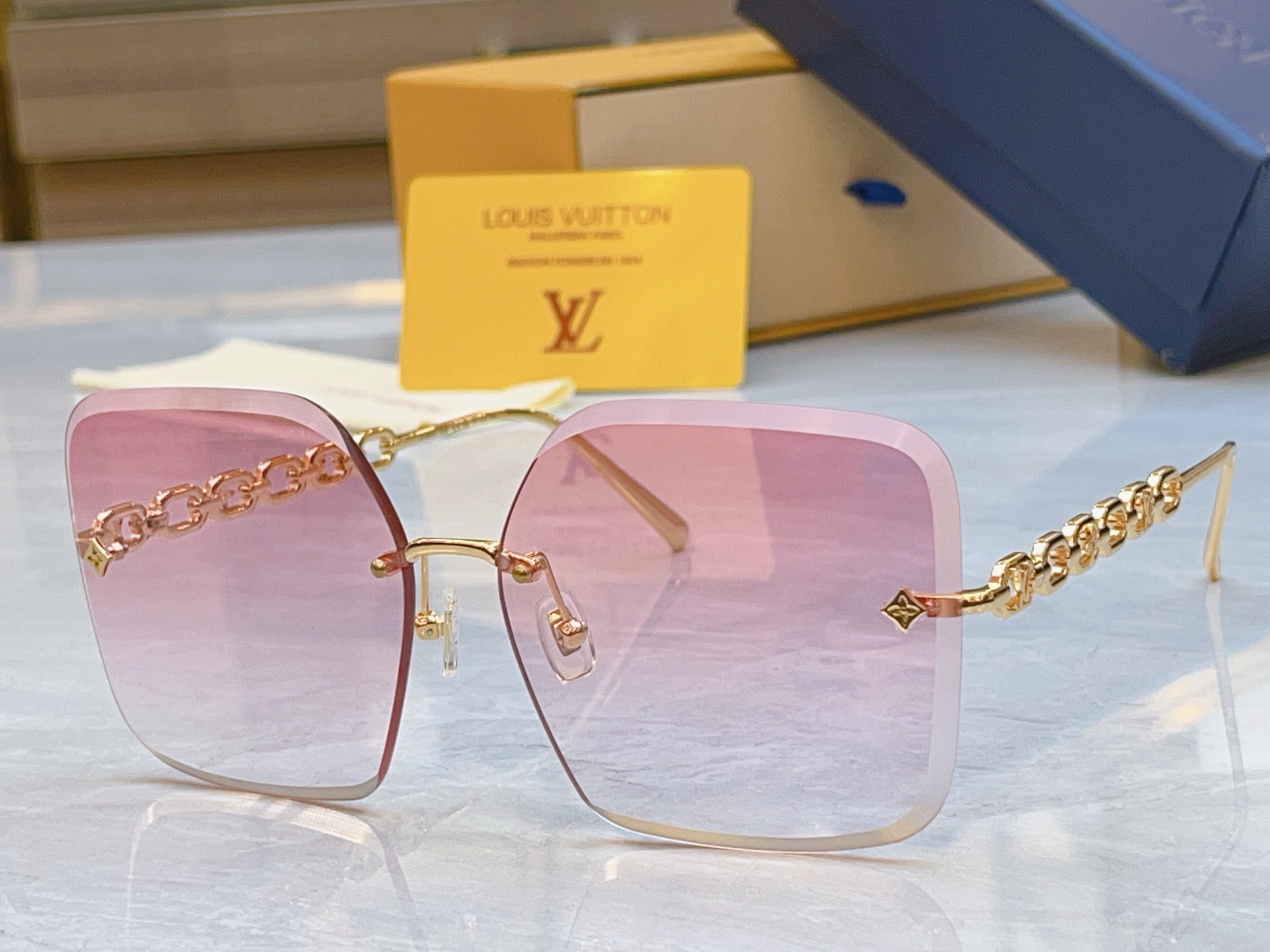 ，【LOUIS VUITTO*】路易*威登新款太阳镜，MODEL：Z1860U，SIZE：61口14-1