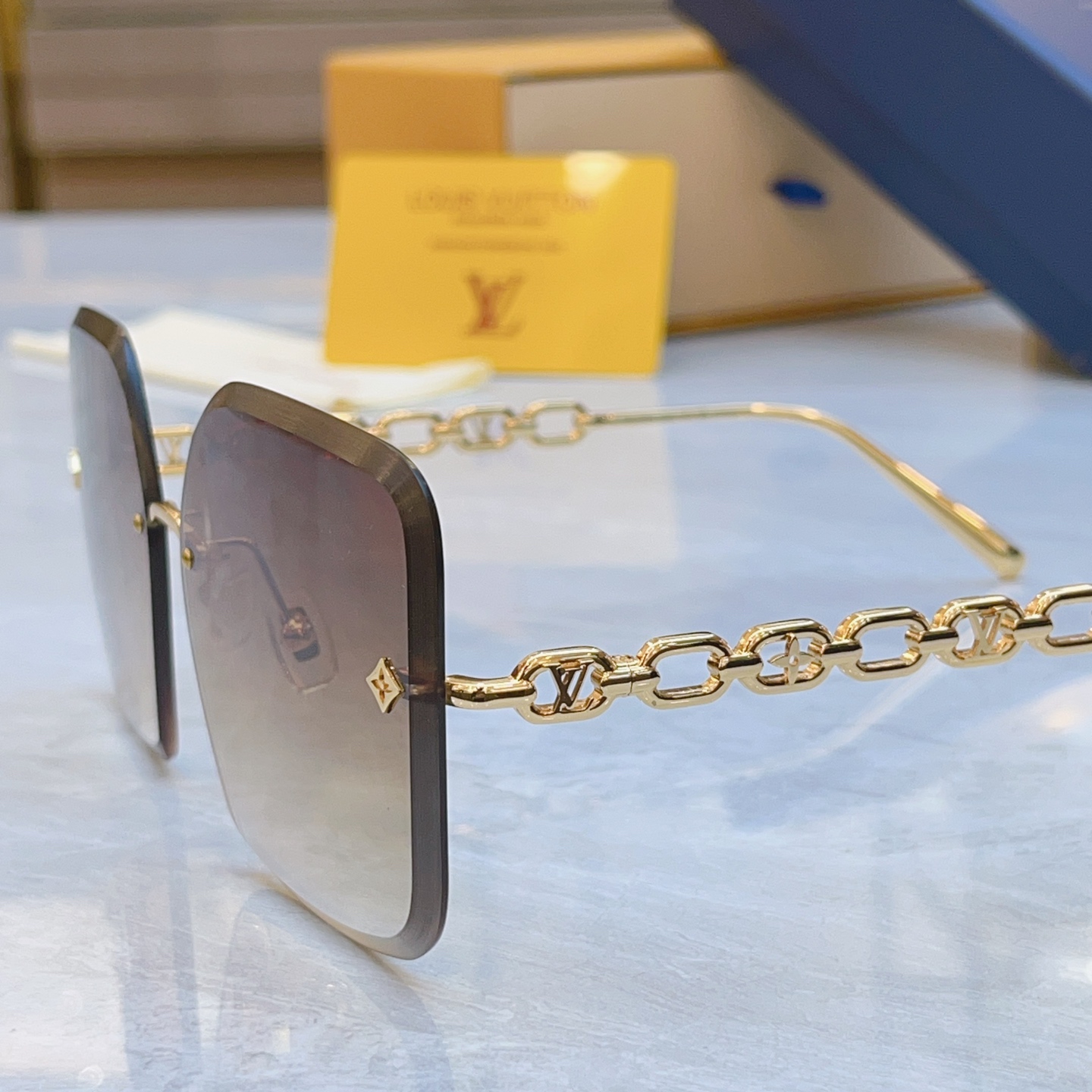 ，【LOUIS VUITTO*】路易*威登新款太阳镜，MODEL：Z1860U，SIZE：61口14-1