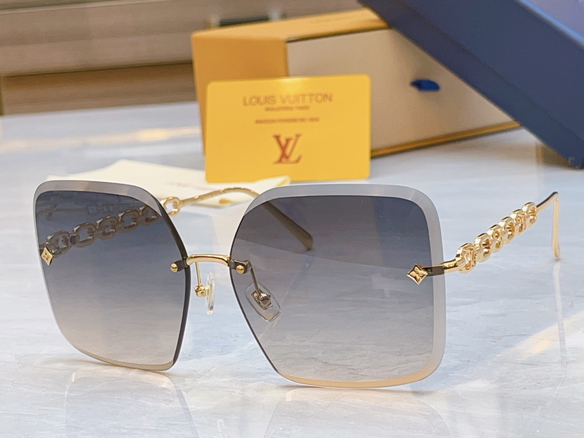 ，【LOUIS VUITTO*】路易*威登新款太阳镜，MODEL：Z1860U，SIZE：61口14-1