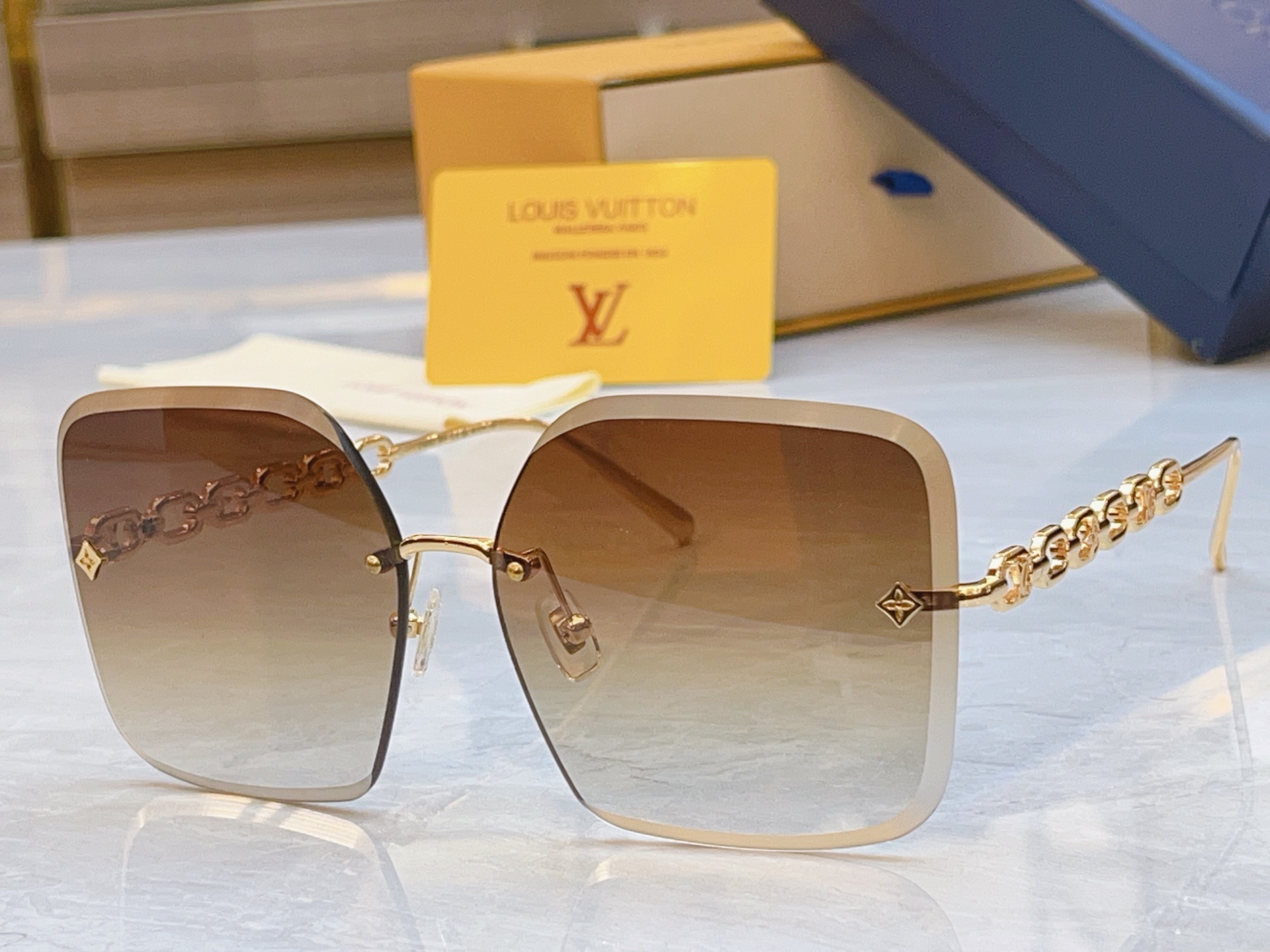 ，【LOUIS VUITTO*】路易*威登新款太阳镜，MODEL：Z1860U，SIZE：61口14-1