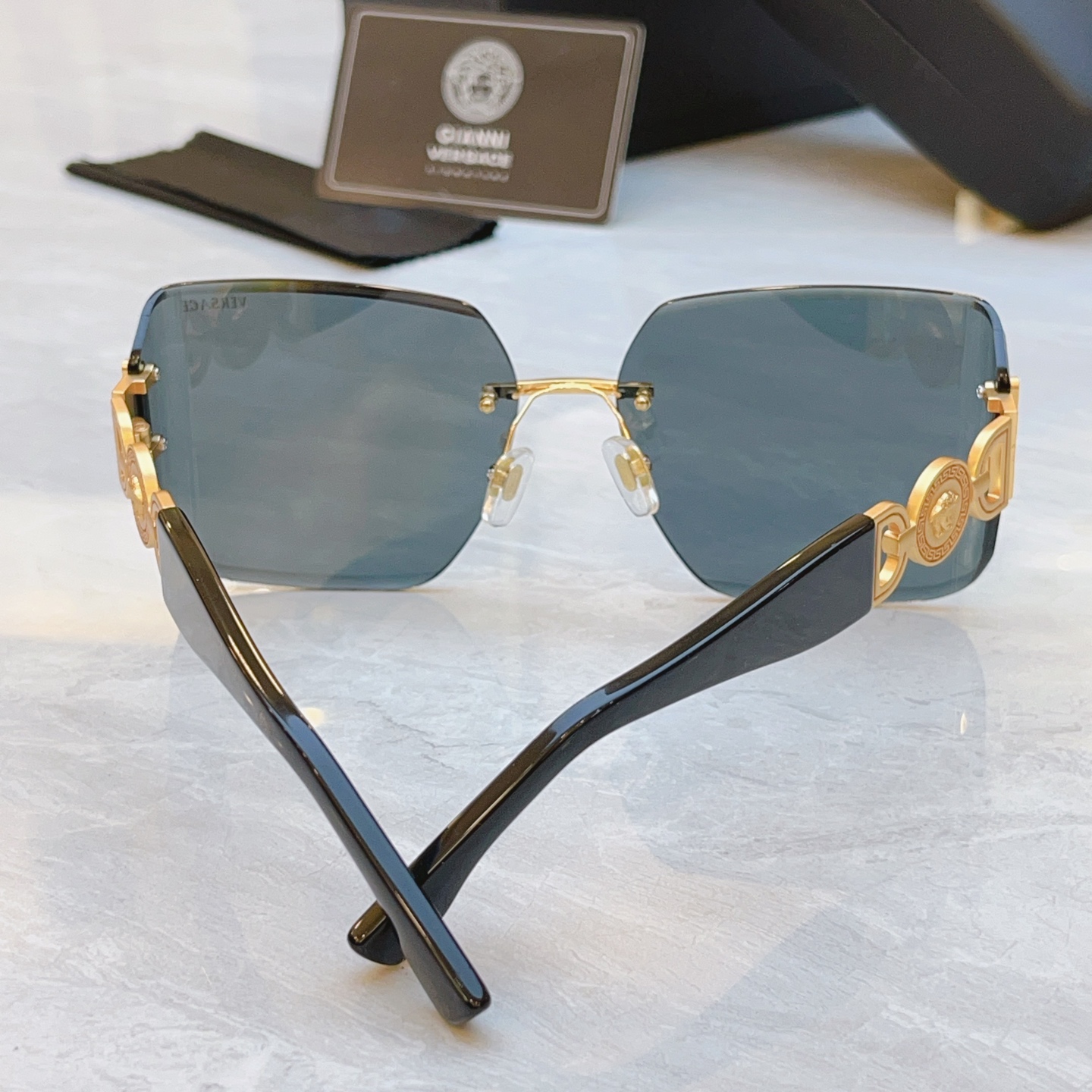 ，【VERSAC*】范思*哲新款太阳镜，
MODEL：VE6777，SIZE：62口16-135