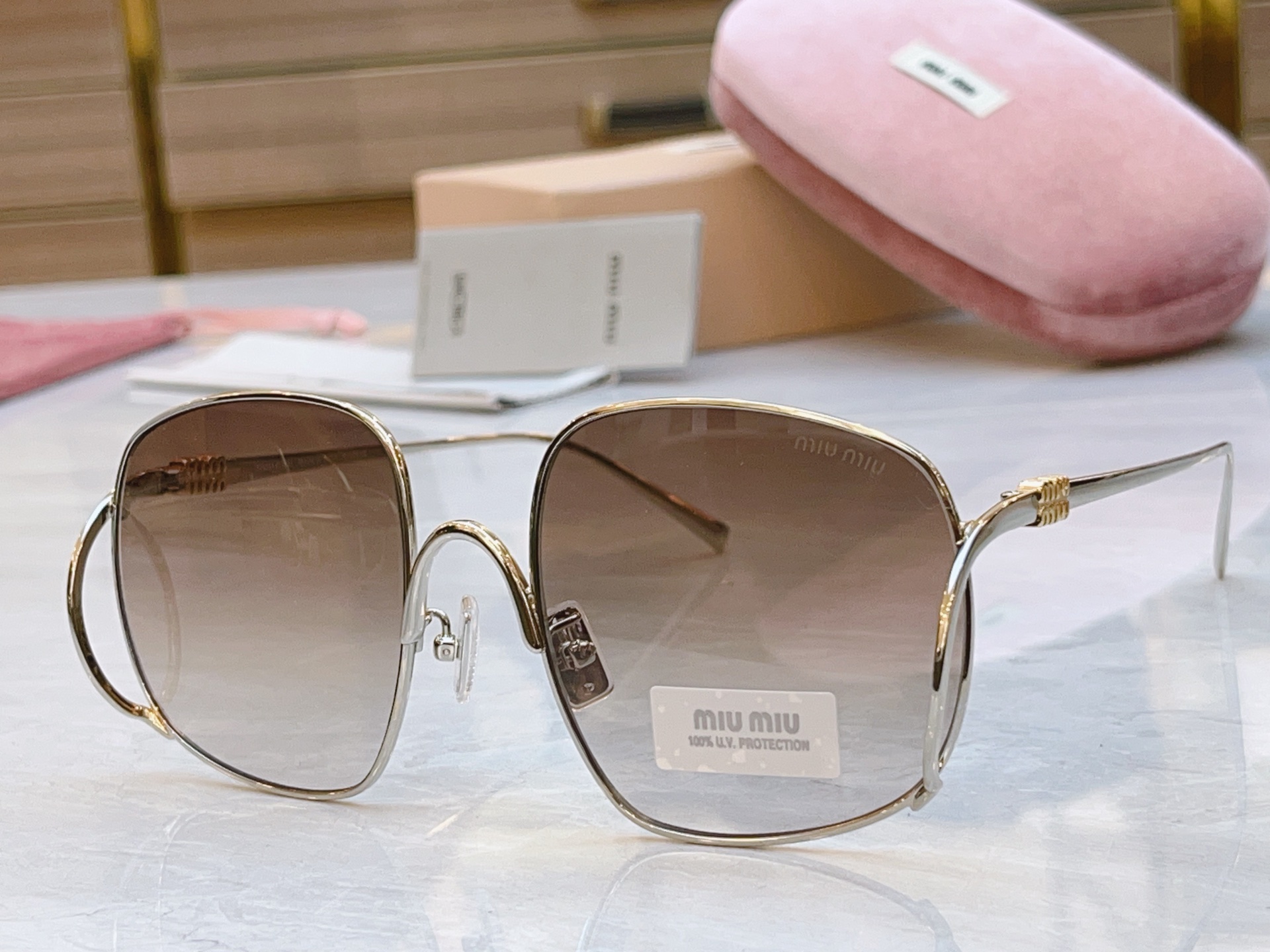 ，【MIU MI*】缪缪新款太阳镜，MODELSMU A57，SIZE：57口20-140