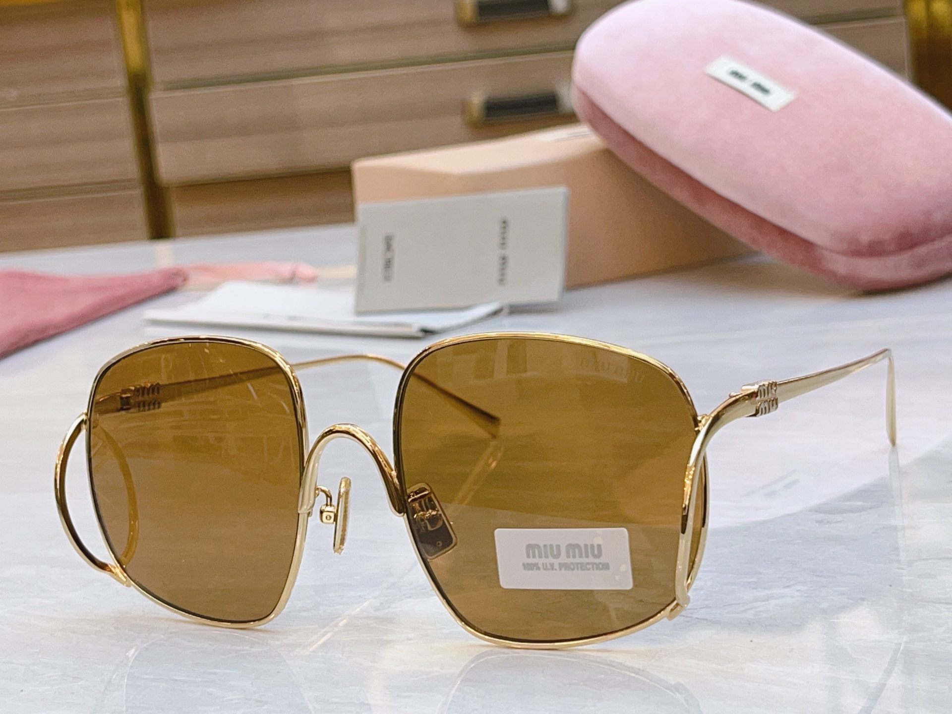 ，【MIU MI*】缪缪新款太阳镜，MODELSMU A57，SIZE：57口20-140