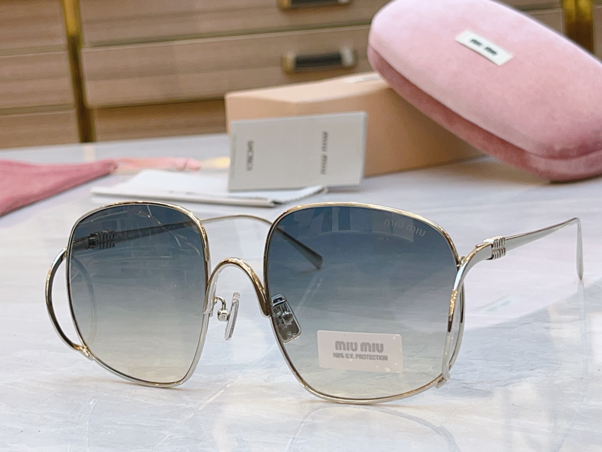 ，【MIU MI*】缪缪新款太阳镜，MODELSMU A57，SIZE：57口20-140
