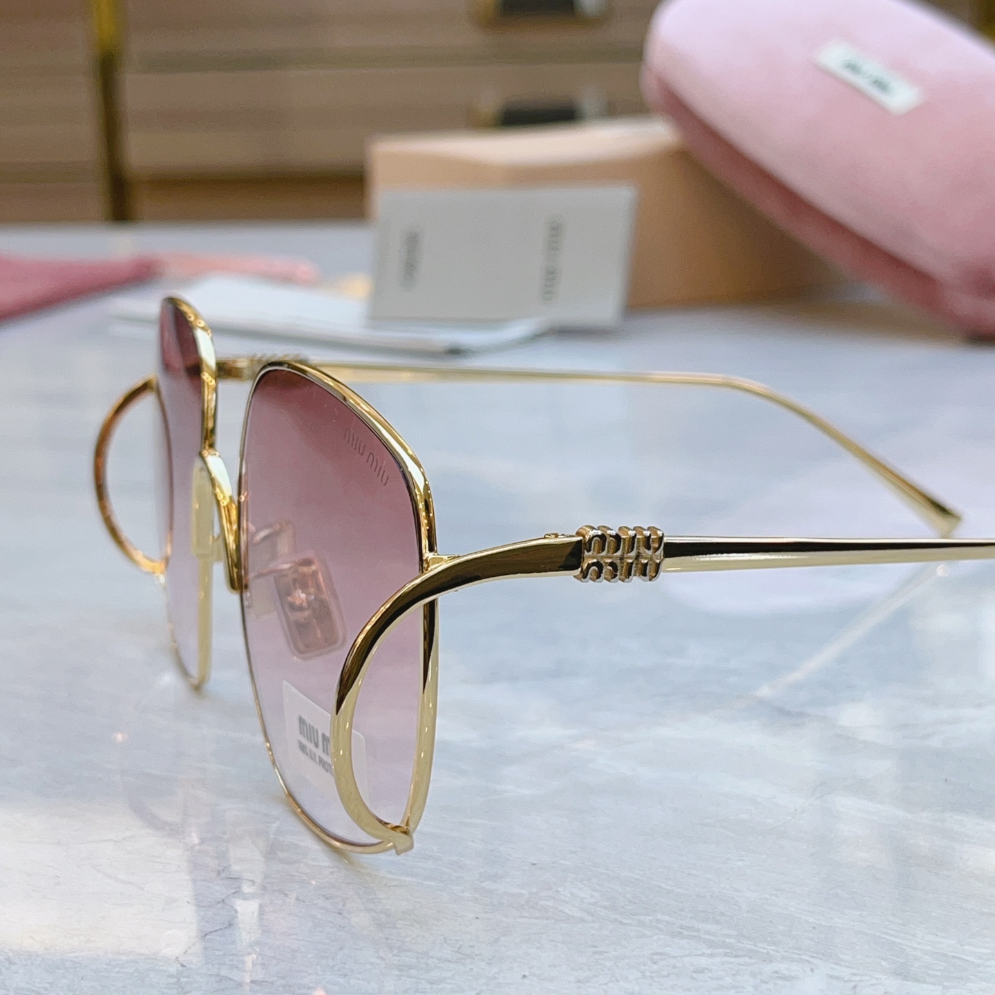 ，【MIU MI*】缪缪新款太阳镜，MODELSMU A57，SIZE：57口20-140