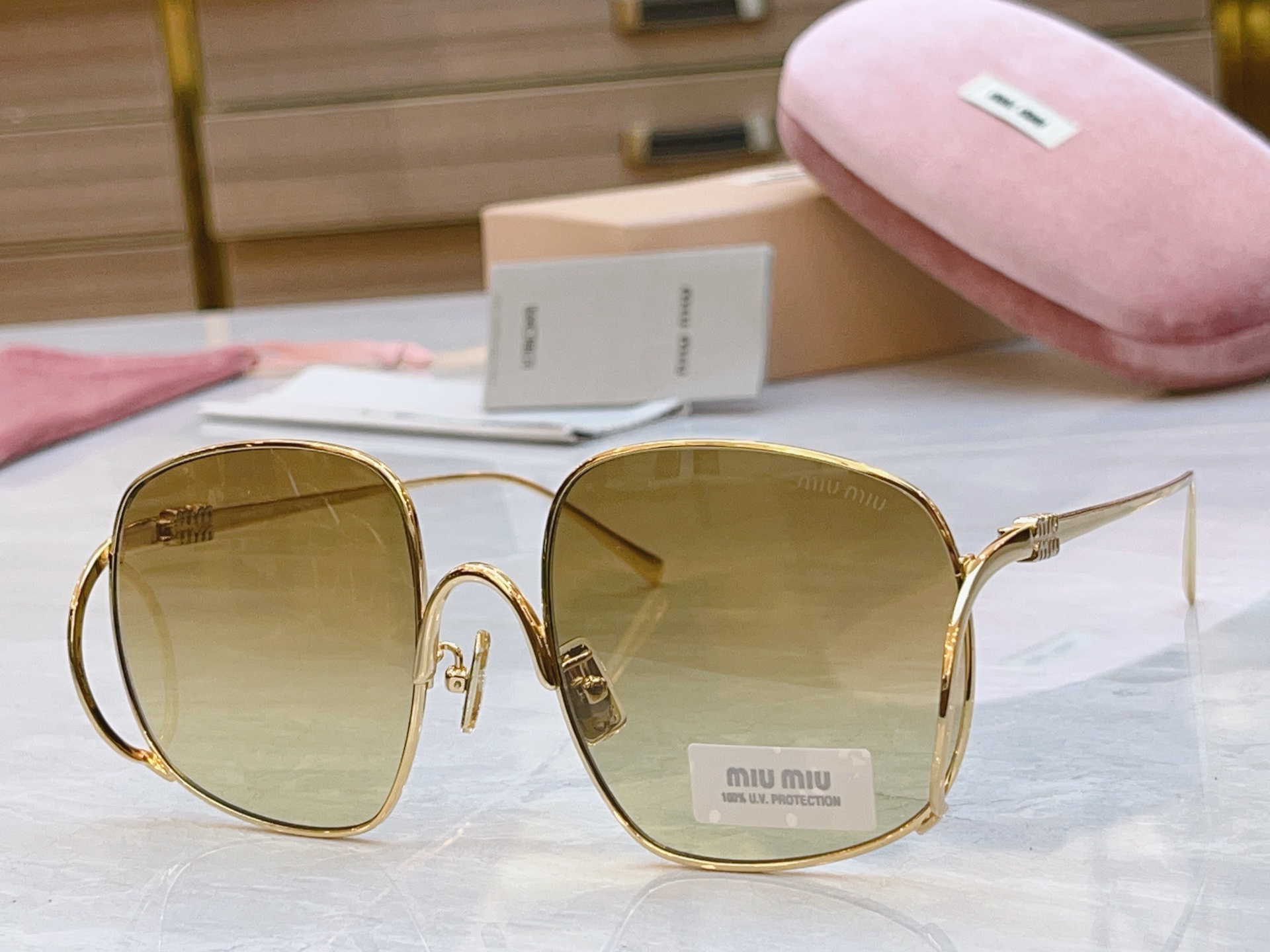，【MIU MI*】缪缪新款太阳镜，MODELSMU A57，SIZE：57口20-140