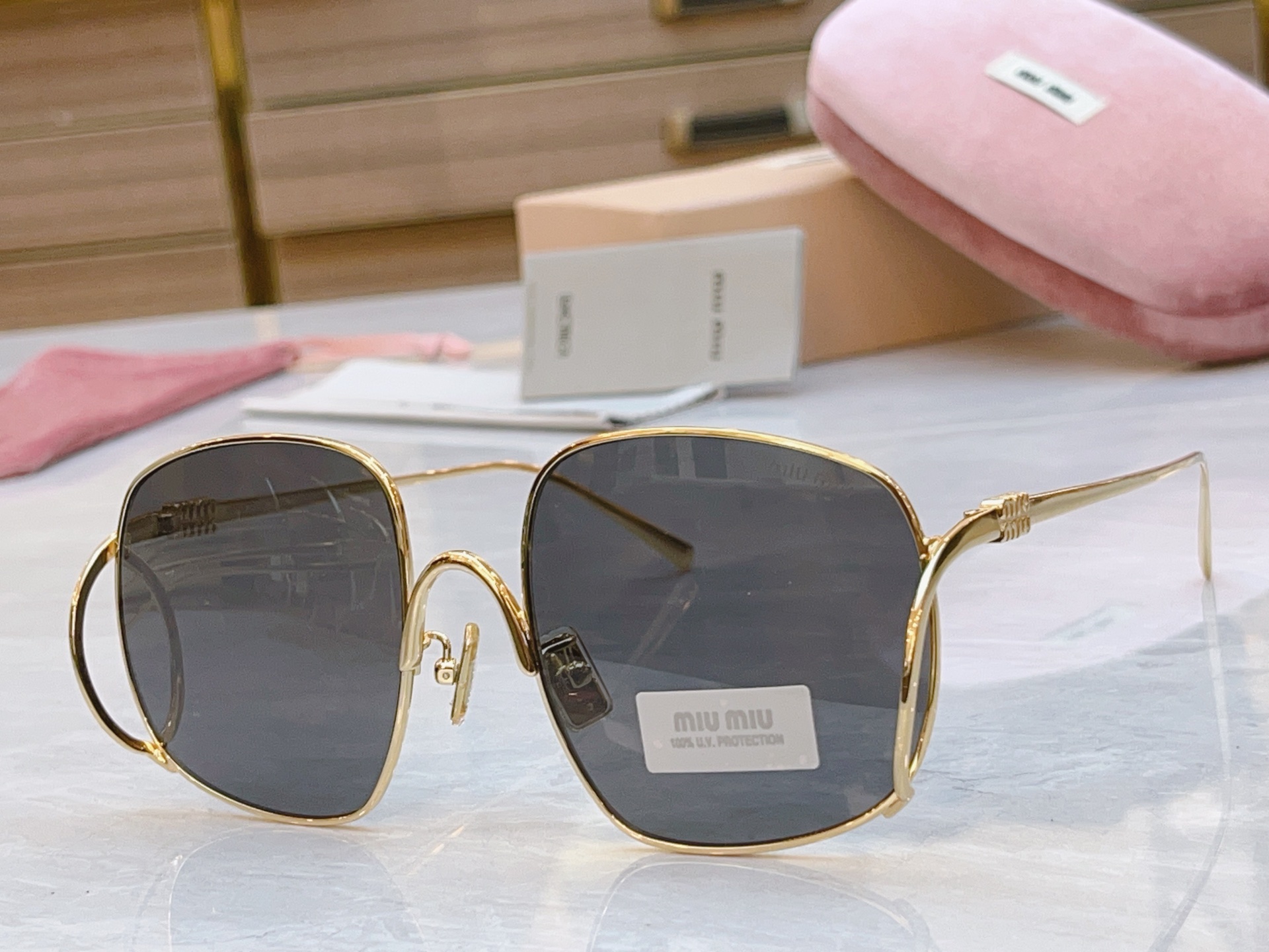 ，【MIU MI*】缪缪新款太阳镜，MODELSMU A57，SIZE：57口20-140