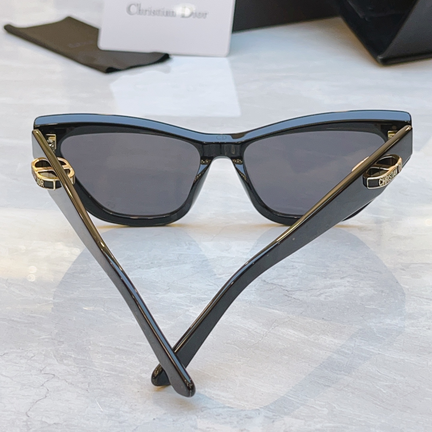 ，【DIO* 】迪*奥新款太阳镜，
MODEL：CDior B6I，SIZE：56口16-145