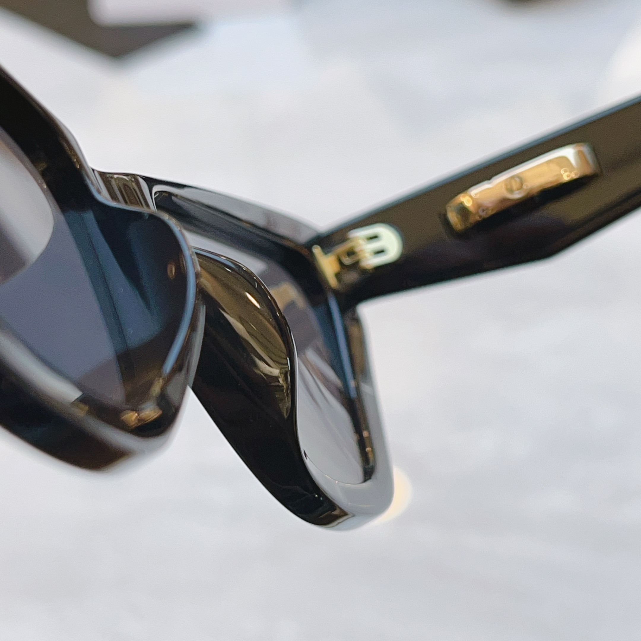 ，【DIO* 】迪*奥新款太阳镜，
MODEL：CDior B6I，SIZE：56口16-145