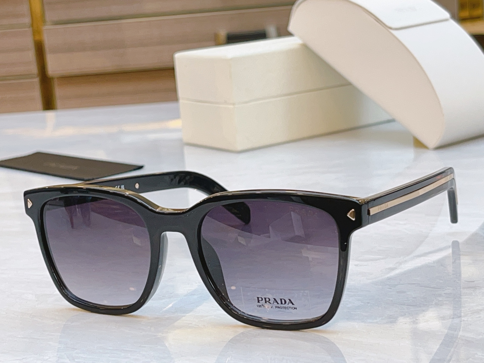 ，【PRAD*】普拉*达新款太阳镜🕶️，MODEL：VPR B11v，SIZE：54口21-150