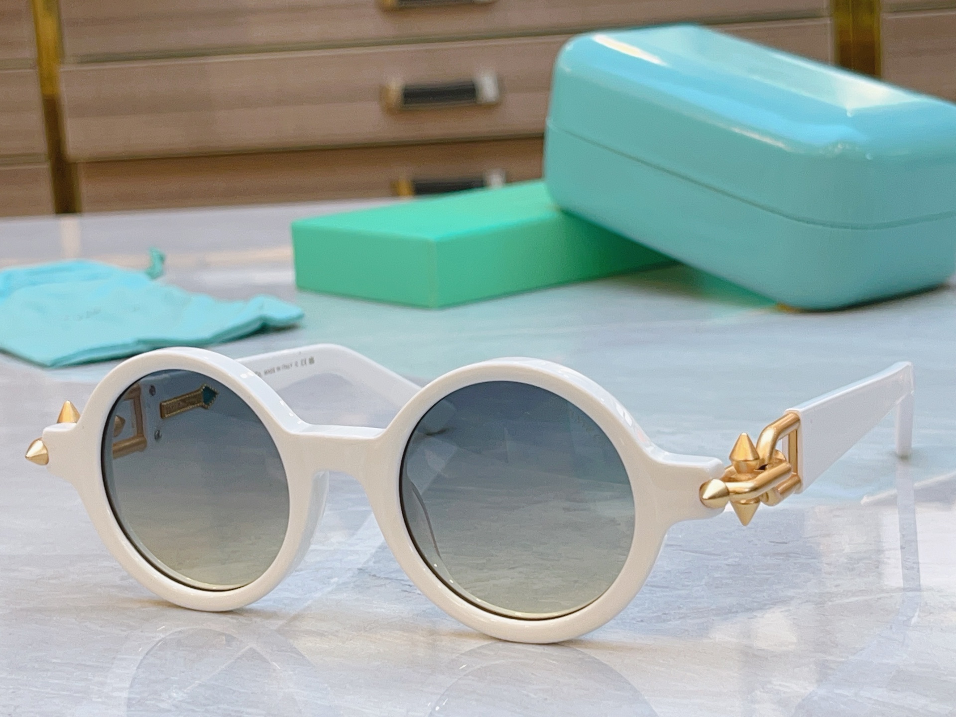 ，【Tiffany & Co.】蒂芙*尼新款太阳镜，Mod：TF5031，Size：46口22-138