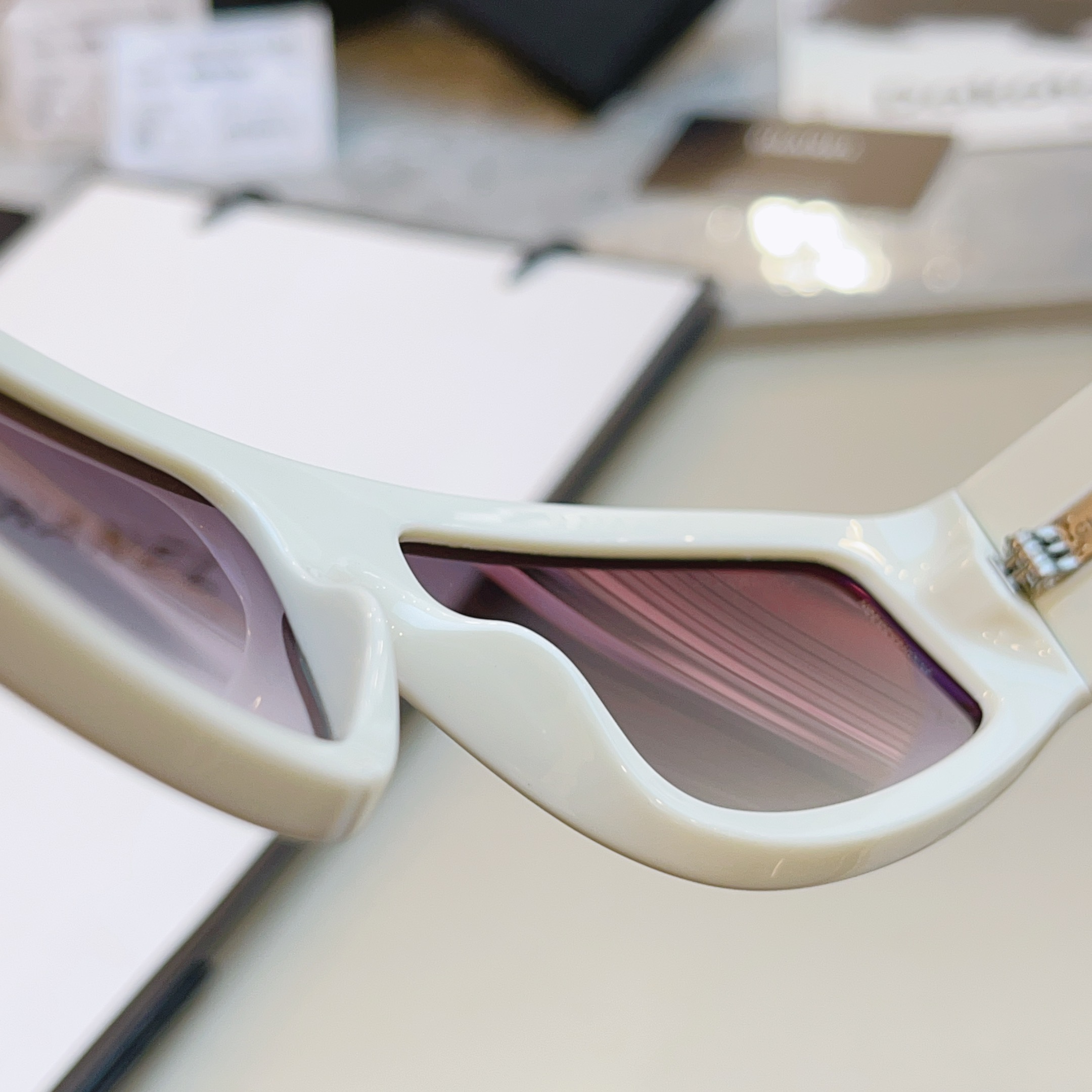 ，高质量版本，【CHANE*】香奈*儿新款太阳镜🕶️，MODEL：CH6057，SIZE：140