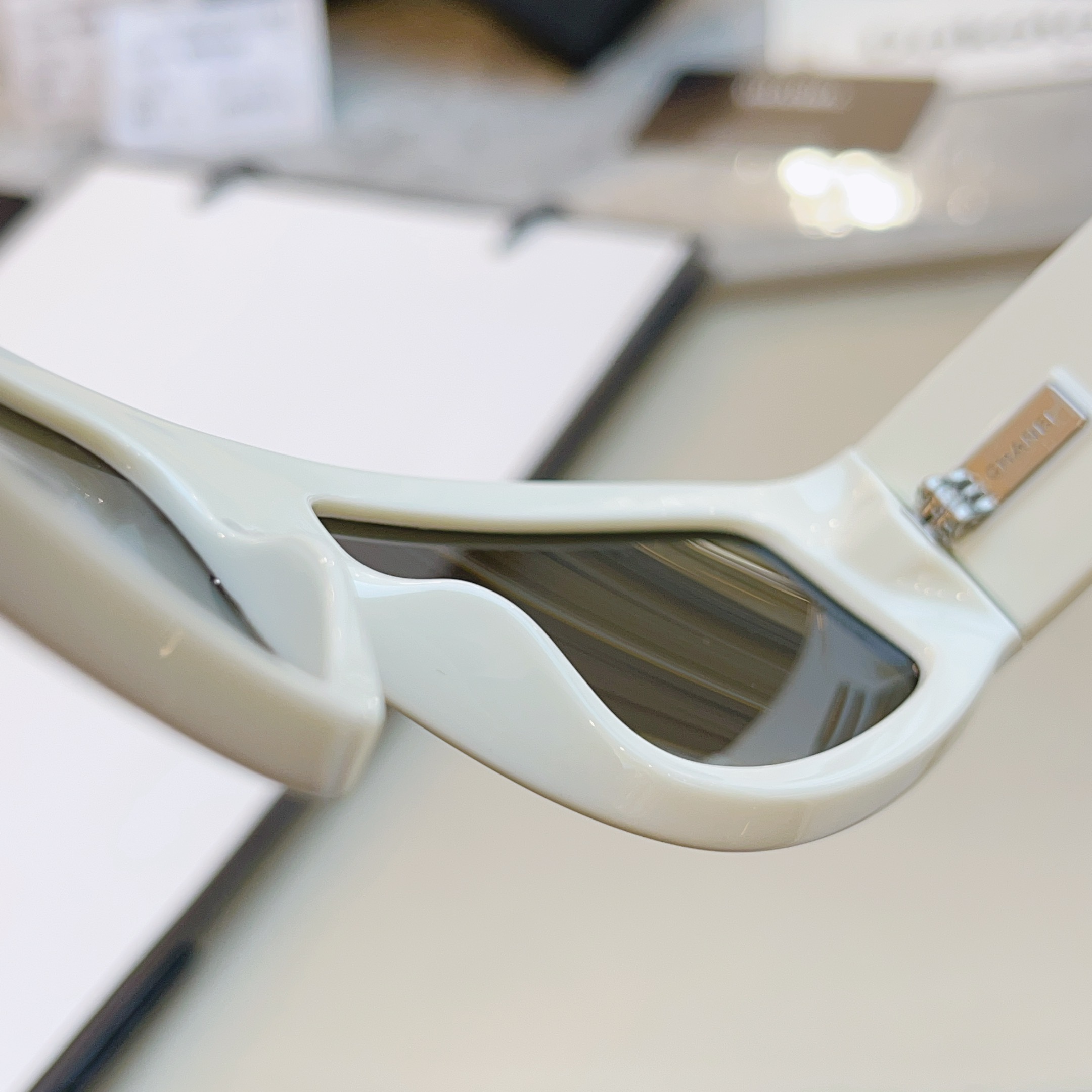 ，高质量版本，【CHANE*】香奈*儿新款太阳镜🕶️，MODEL：CH6057，SIZE：140