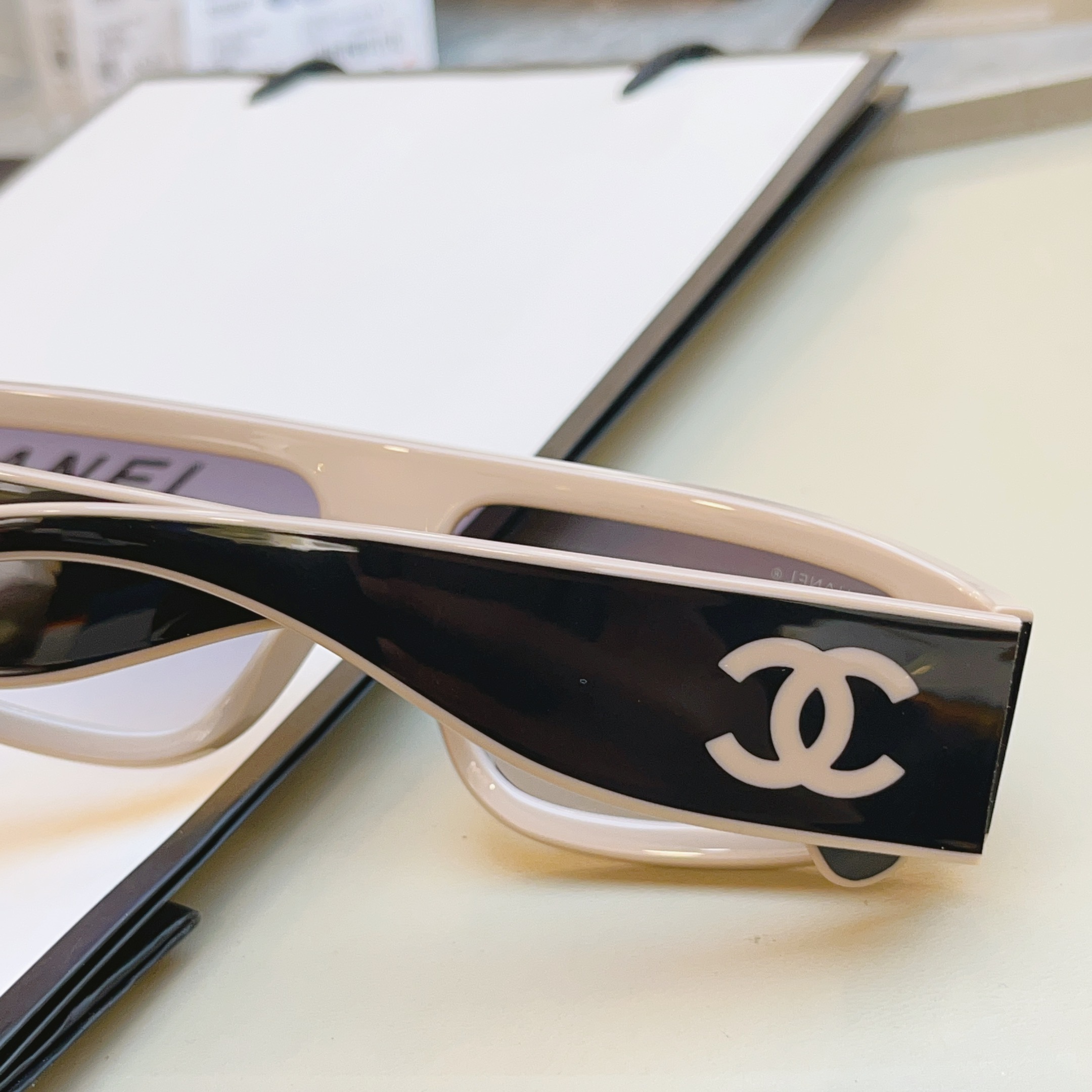 ，高质量版本，【CHANE*】香奈*儿新款太阳镜🕶️，MODEL：CH6057，SIZE：140