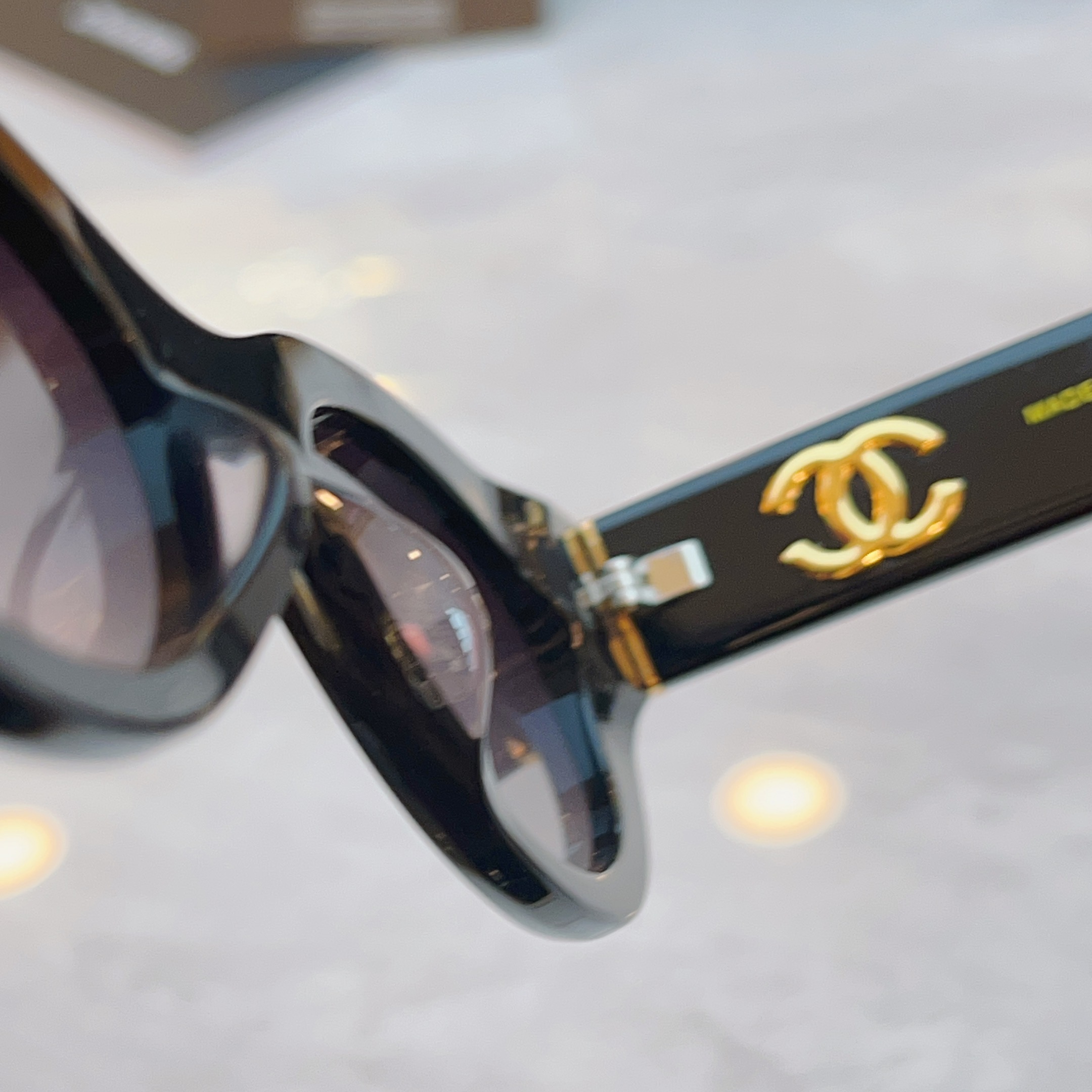 ，【CHANE*】香奈*儿新款太阳镜，MODEL：CH1584LQ，SIZE：51口24-145