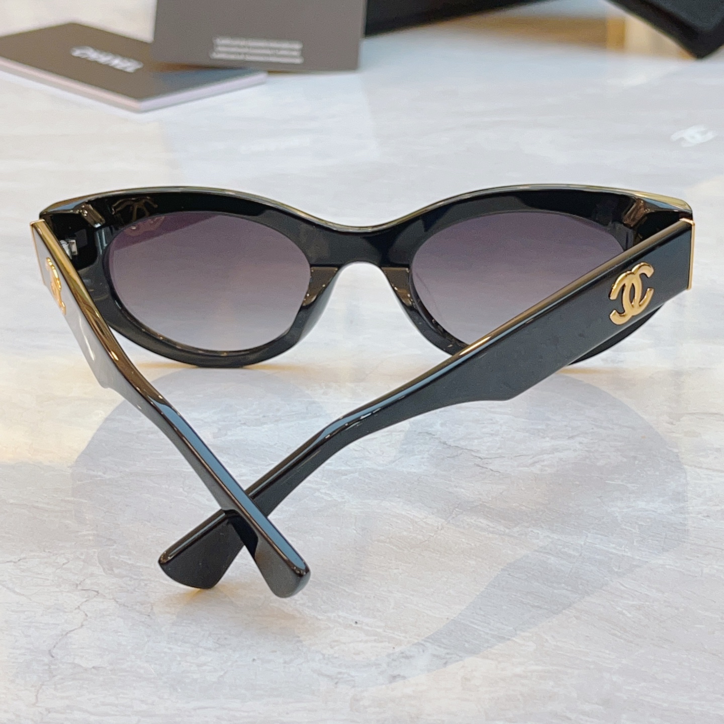 ，【CHANE*】香奈*儿新款太阳镜，MODEL：CH1584LQ，SIZE：51口24-145