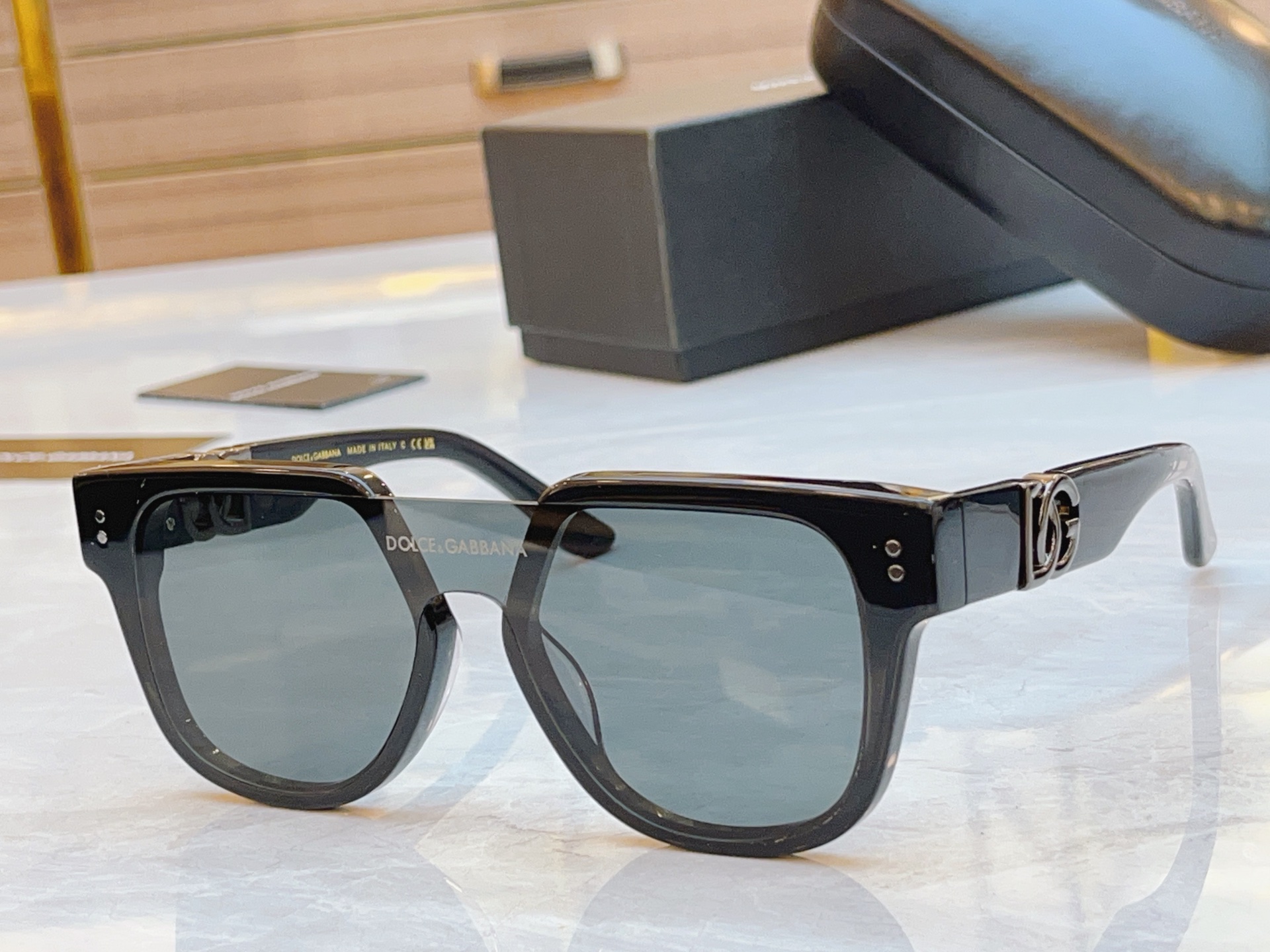 ，【DOLCE & GABBAN*】D*G新款太阳镜，MODEL：DG6693，SIZE：52口20-1