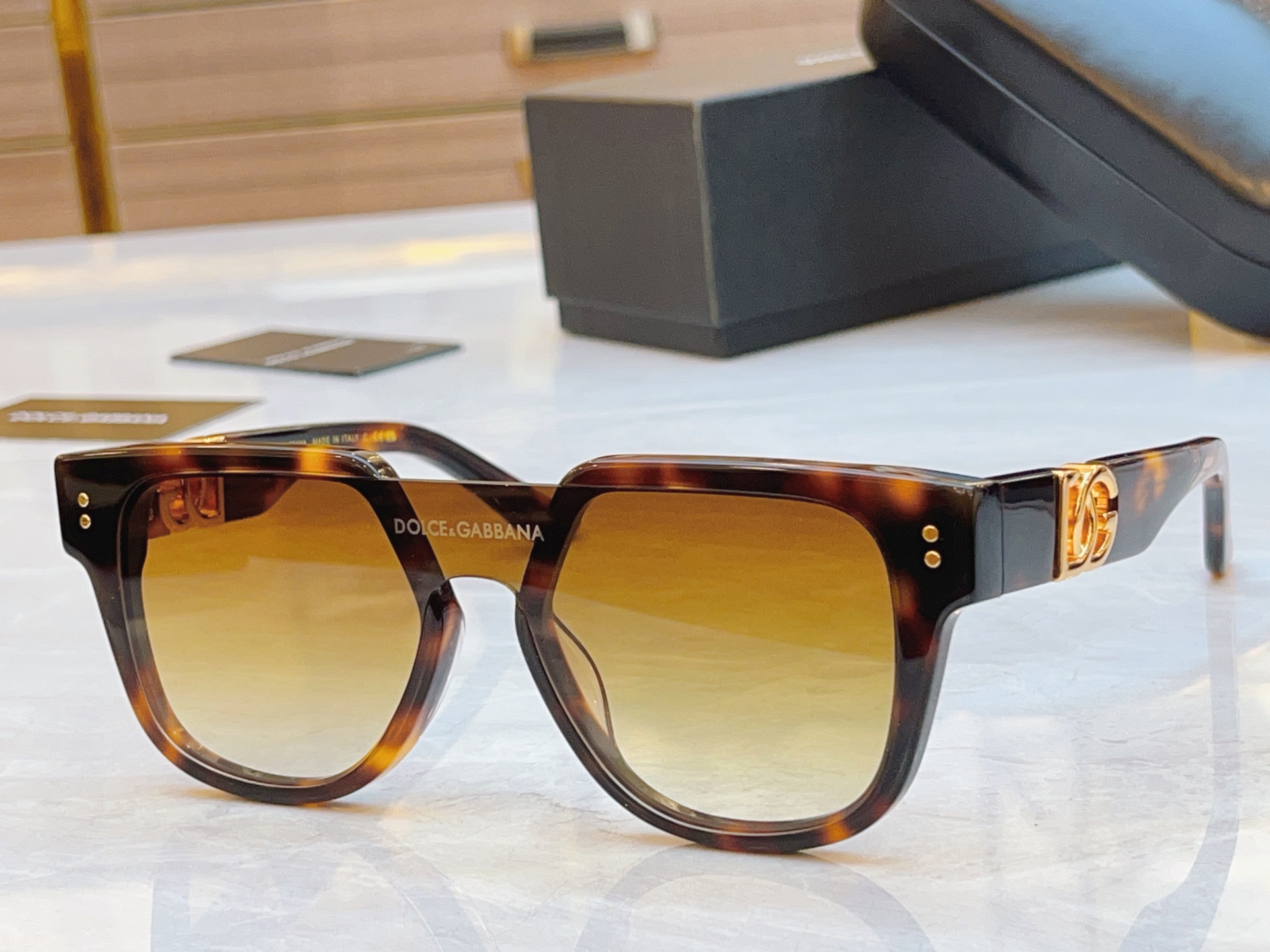 ，【DOLCE & GABBAN*】D*G新款太阳镜，MODEL：DG6693，SIZE：52口20-1