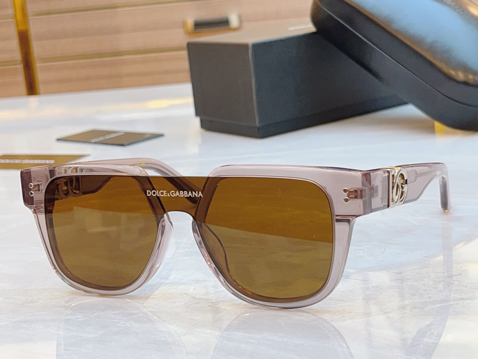 ，【DOLCE & GABBAN*】D*G新款太阳镜，MODEL：DG6693，SIZE：52口20-1