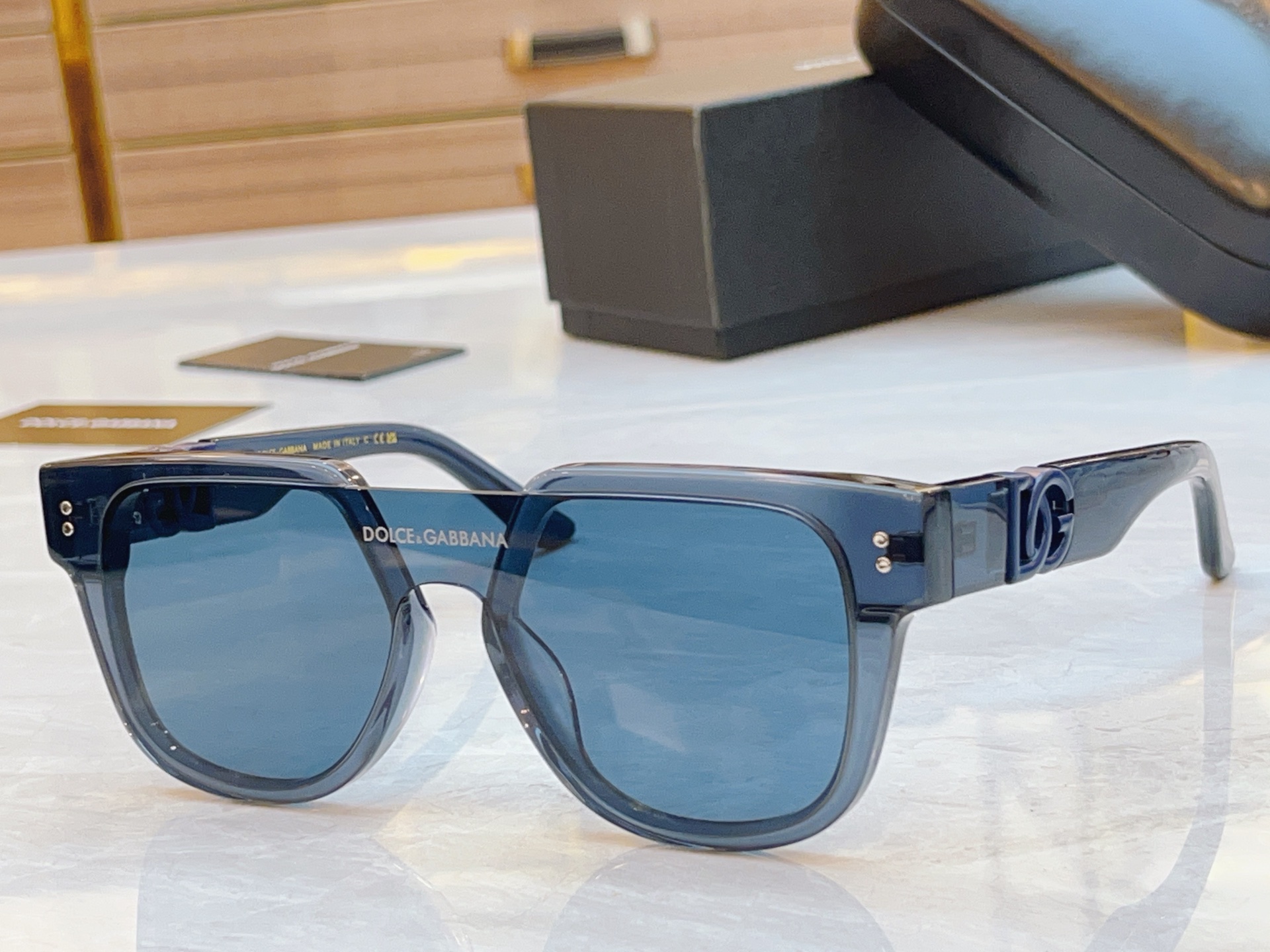 ，【DOLCE & GABBAN*】D*G新款太阳镜，MODEL：DG6693，SIZE：52口20-1