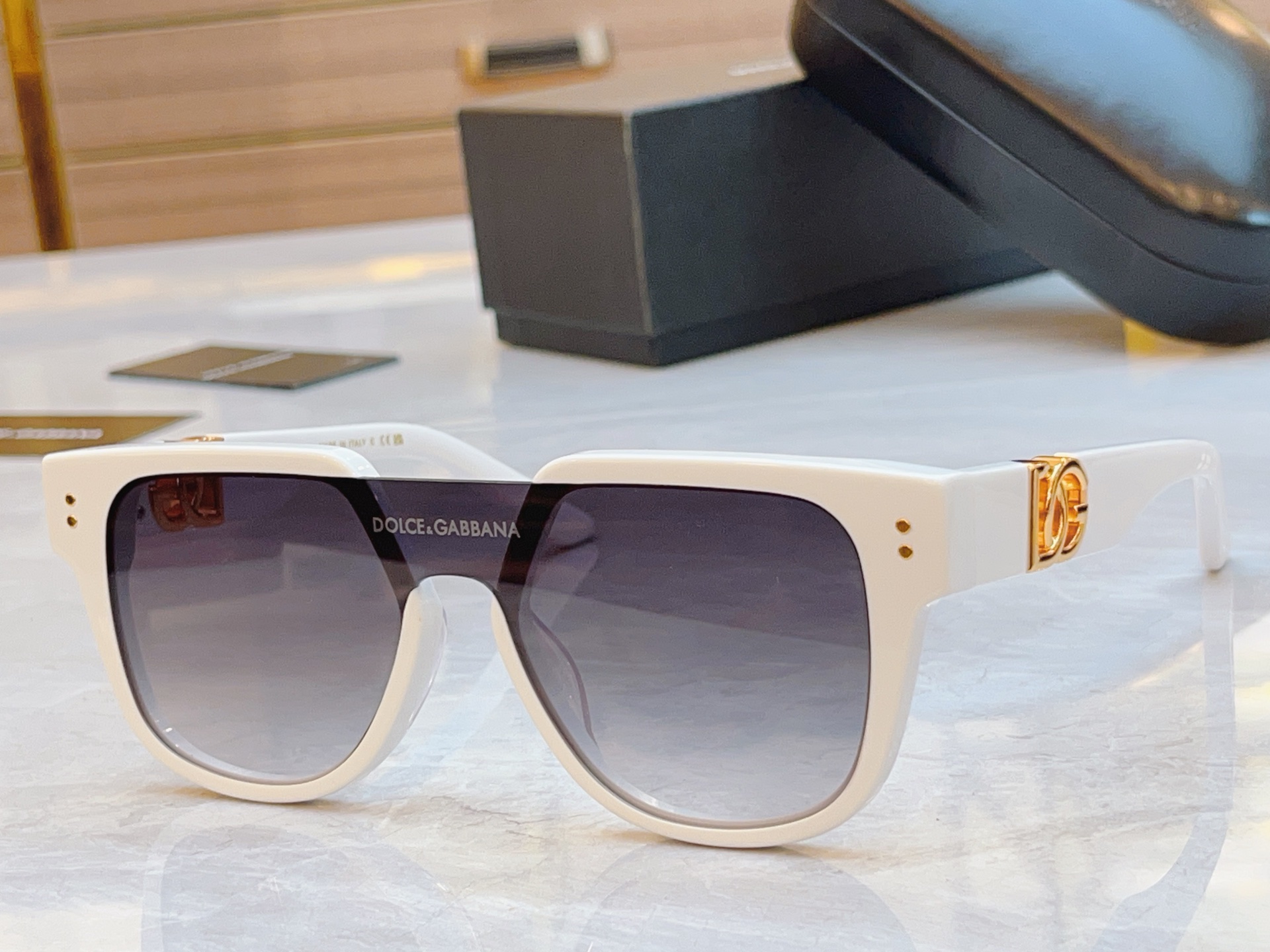 ，【DOLCE & GABBAN*】D*G新款太阳镜，MODEL：DG6693，SIZE：52口20-1