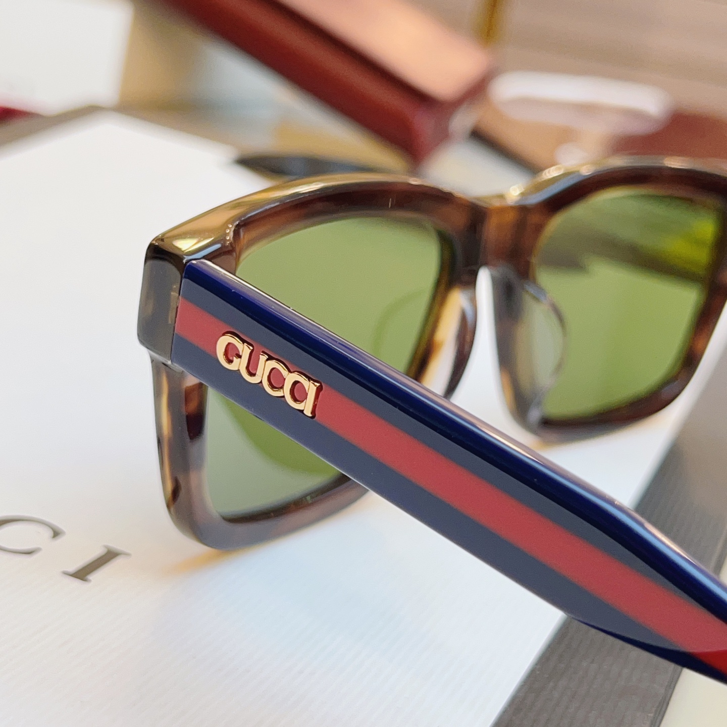 ，【GUCC*】古*驰新款太阳镜，MODEL：GG1869S，SIZE：53口18-145 M