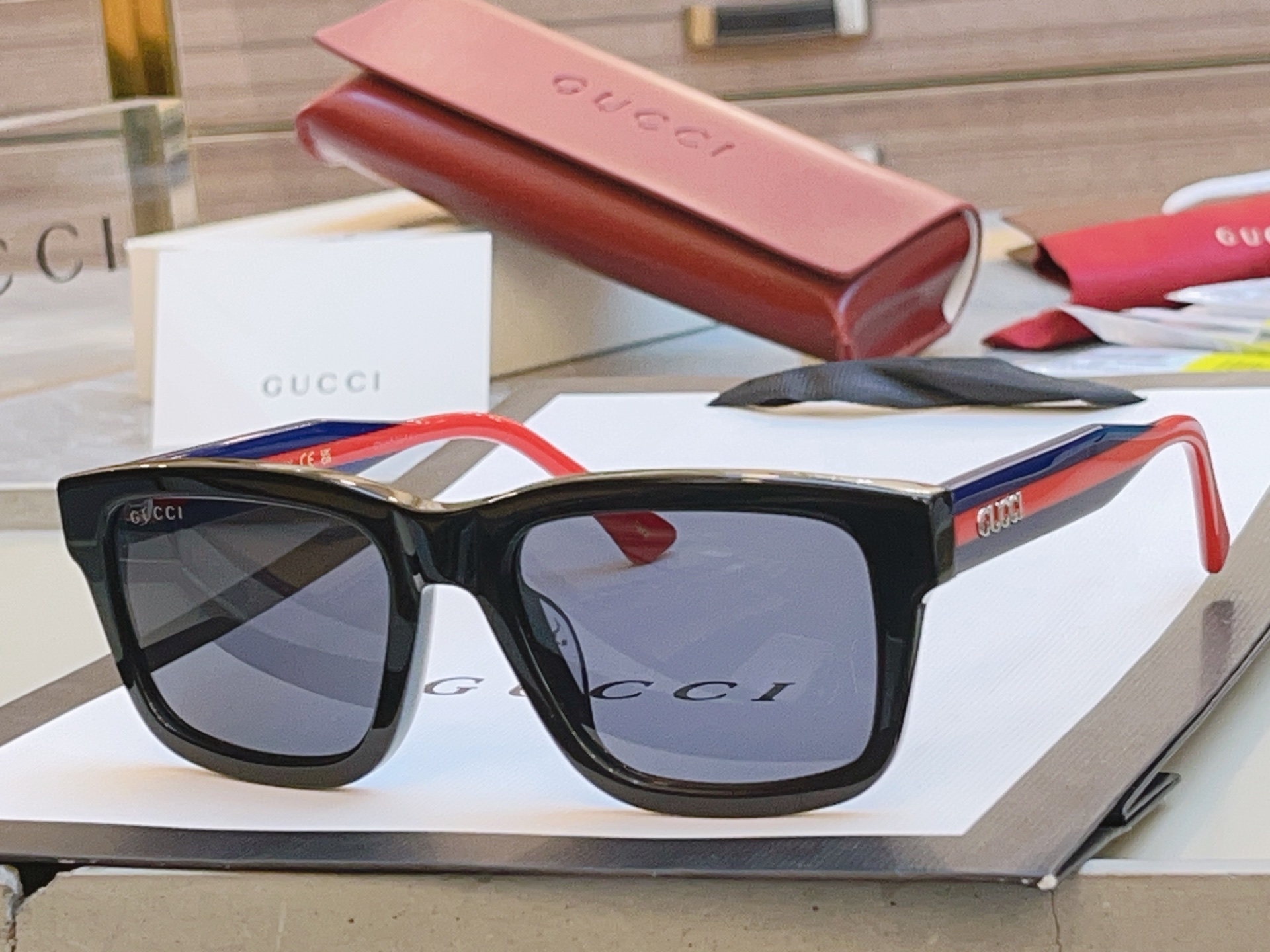 ，【GUCC*】古*驰新款太阳镜，MODEL：GG1869S，SIZE：53口18-145 M