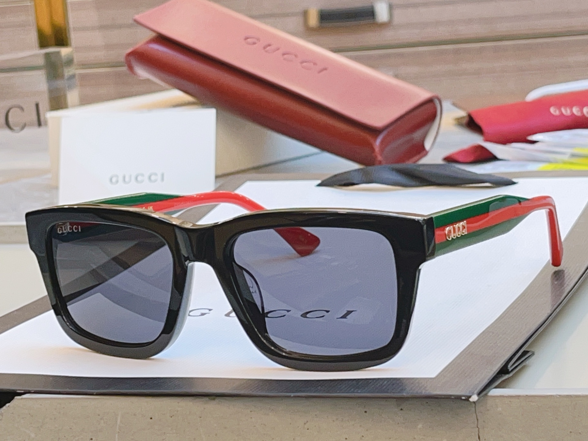 ，【GUCC*】古*驰新款太阳镜，MODEL：GG1869S，SIZE：53口18-145 M