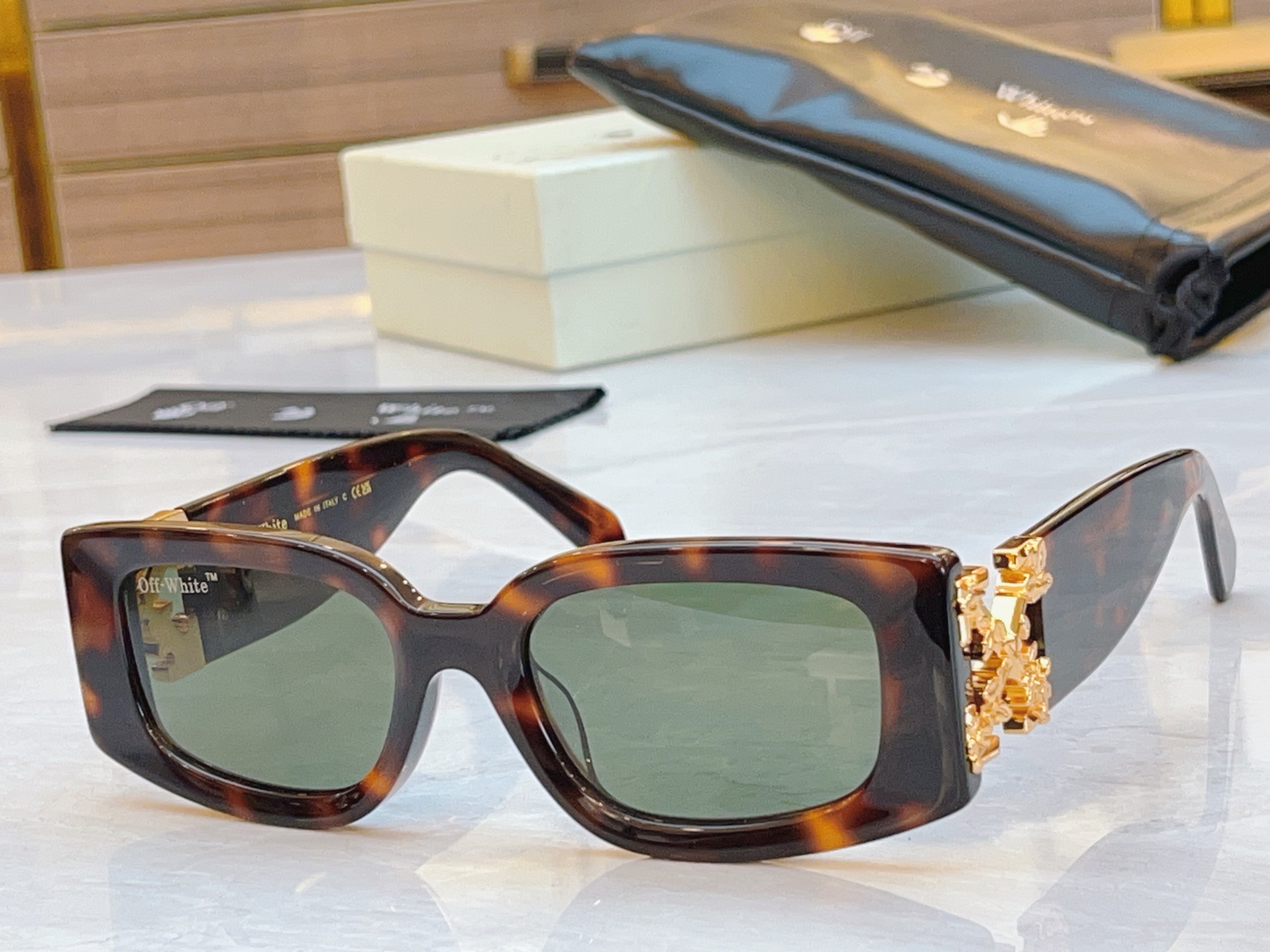 NO:372156,,【OFF WHIT*】New sunglasses, MODEL:ROMA RECTANGLE FRAME, SIZE: 53-door 20-140 glasses, sunglasses, glasses, off white19860909,【OFF WHIT*】新款太阳镜,MODEL:ROMA RECTANGLE FRAME,SIZE: 53口20-140眼镜墨镜太阳镜,眼镜,off white,glasses