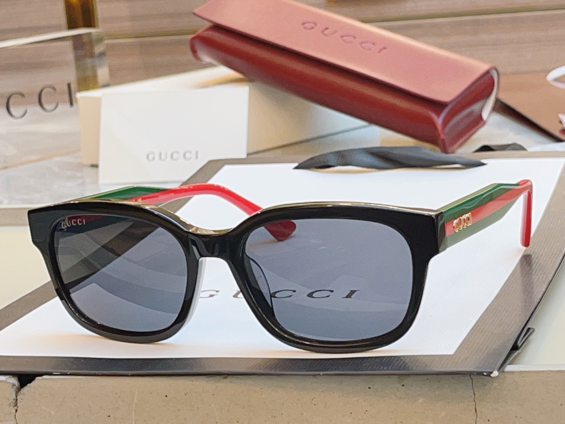 ，【GUCC*】古*驰新款太阳镜，MODEL：GG1872S，SIZE：53口18-145 M