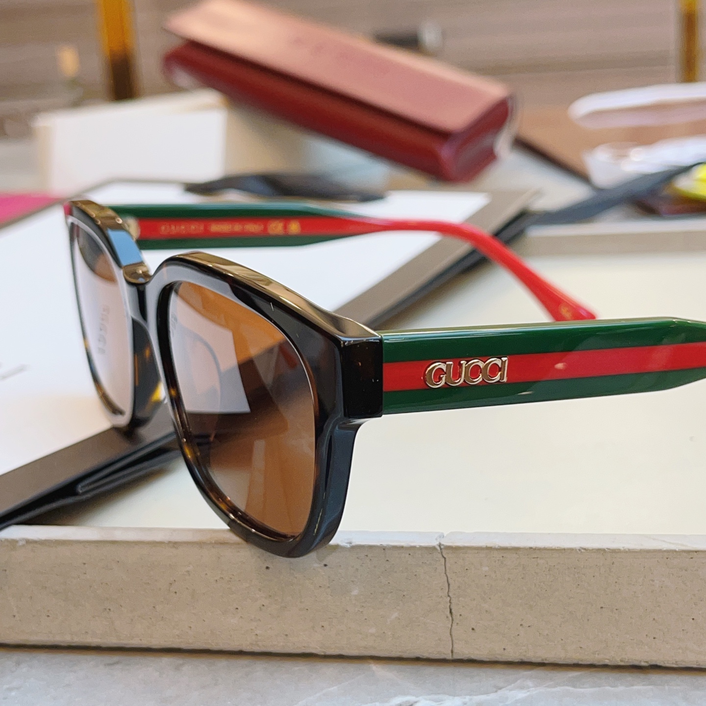 ，【GUCC*】古*驰新款太阳镜，MODEL：GG1872S，SIZE：53口18-145 M