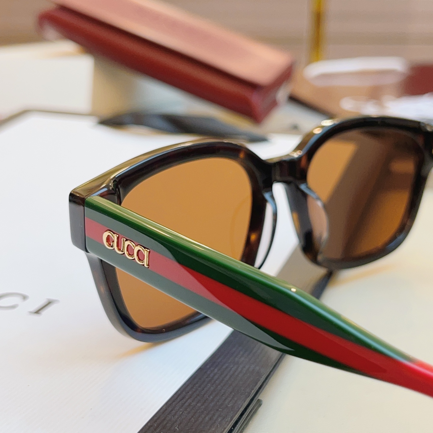 ，【GUCC*】古*驰新款太阳镜，MODEL：GG1872S，SIZE：53口18-145 M