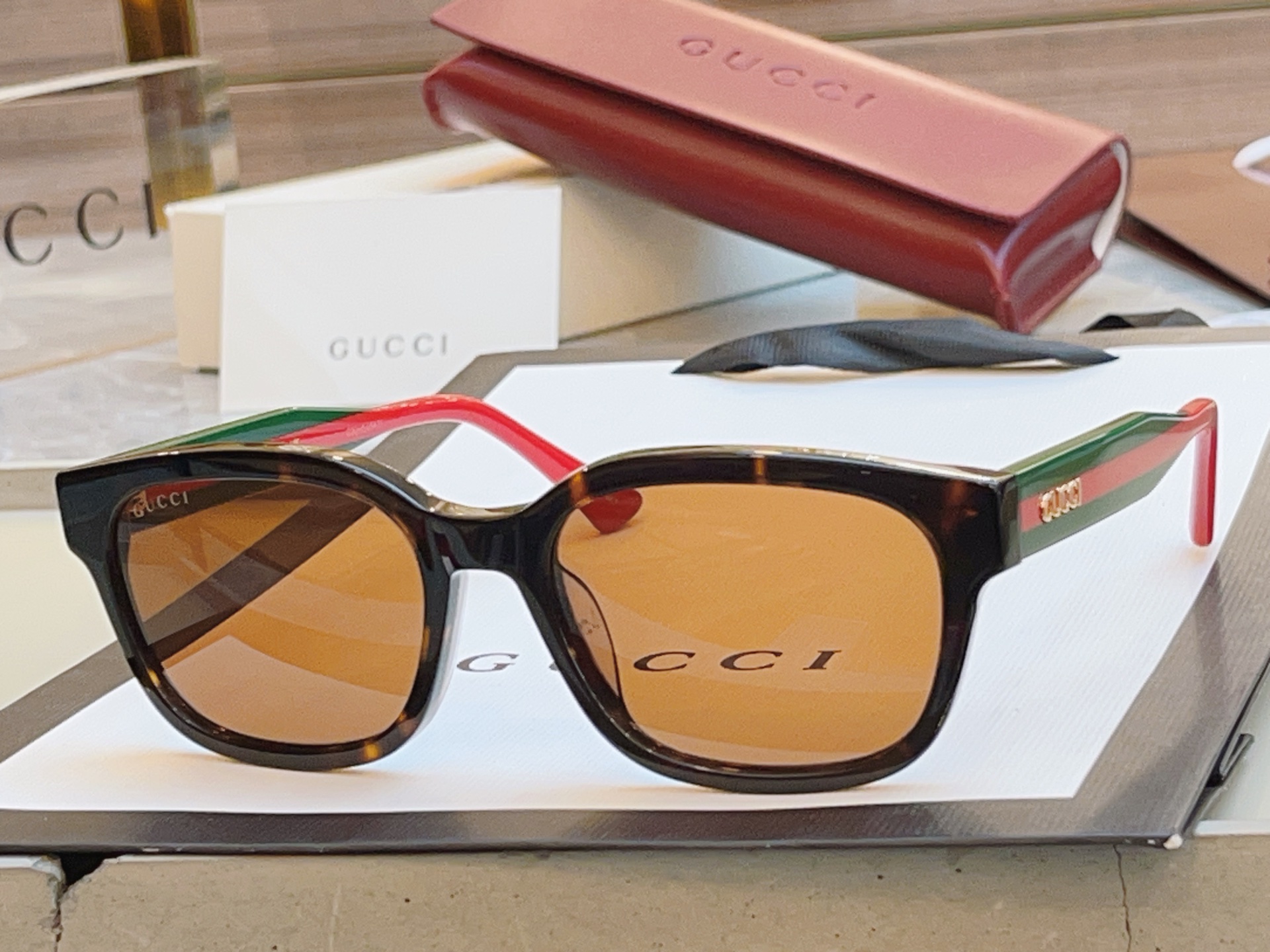 ，【GUCC*】古*驰新款太阳镜，MODEL：GG1872S，SIZE：53口18-145 M