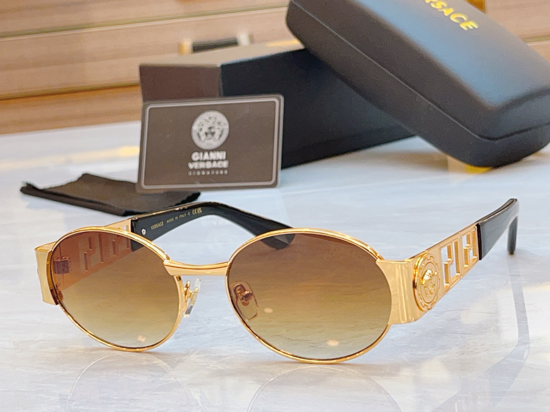 NO:372158,,【VERSAC*】Van Sizhe new sunglasses, MODELVE2883, SIZE56-18-142 glasses, sunglasses, sunglasses, glasses, versace, versace19860909,【VERSAC*】范思*哲新款太阳镜, MODELVE2883,SIZE56口18-142眼镜墨镜太阳镜,眼镜,versace,versace,glasses