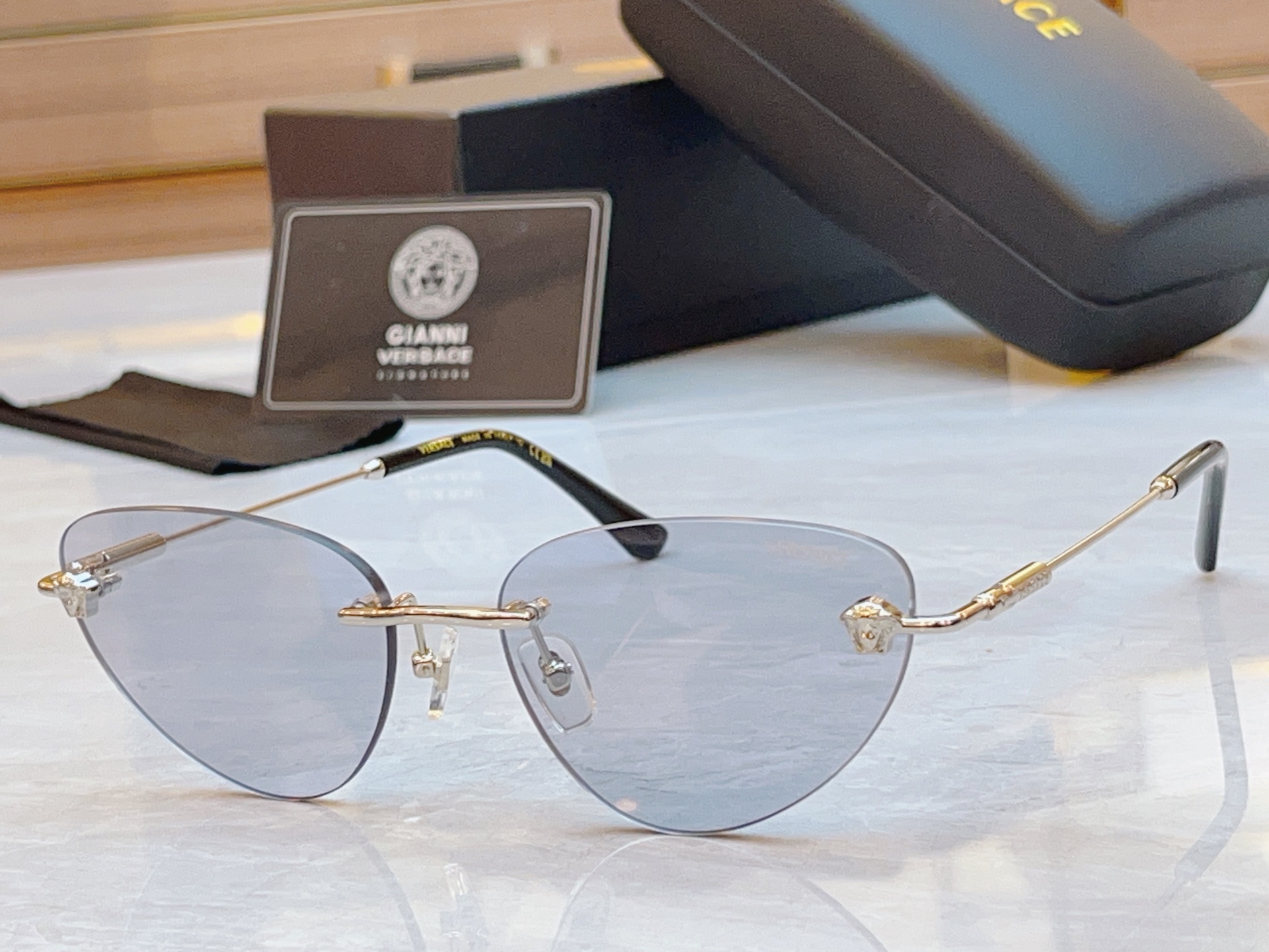 NO:372163,,【VERSAC*】Van Sizhe new sunglasses, MODELVE2281, SIZE57 17-140 glasses sunglasses, glasses, versace, versace19860909,【VERSAC*】范思*哲新款太阳镜, MODELVE2281,SIZE57口17-140眼镜墨镜太阳镜,眼镜,versace,versace,glasses
