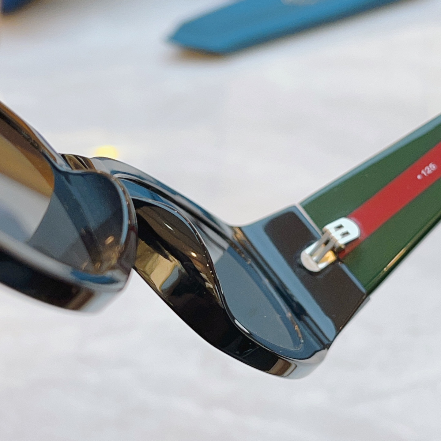 ，【GUCC*】古*驰新款太阳镜，GG2432S，SIZE50口19-125