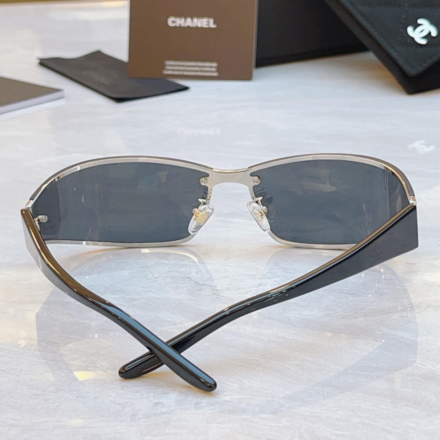 ，【CHAN*】香奈*儿新款太阳镜，
MODEL：CH7123S，SIZE：64口13-135