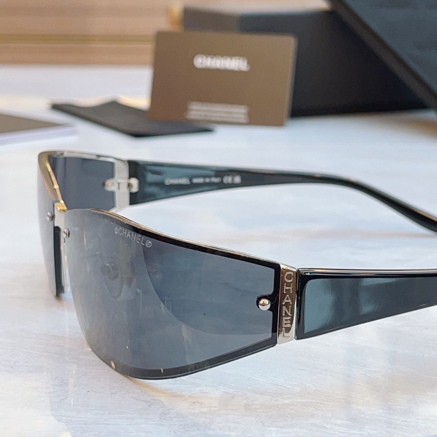 ，【CHAN*】香奈*儿新款太阳镜，
MODEL：CH7123S，SIZE：64口13-135