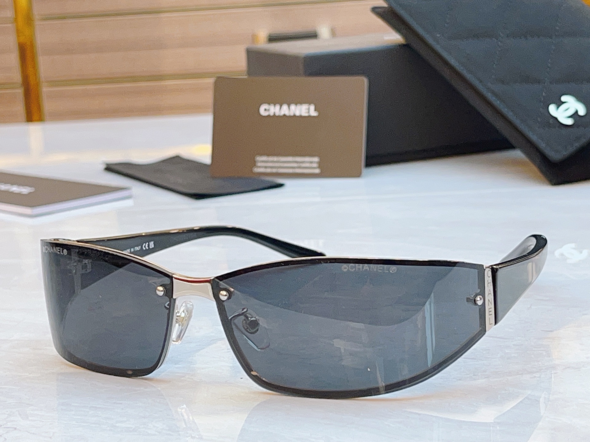 ，【CHAN*】香奈*儿新款太阳镜，
MODEL：CH7123S，SIZE：64口13-135