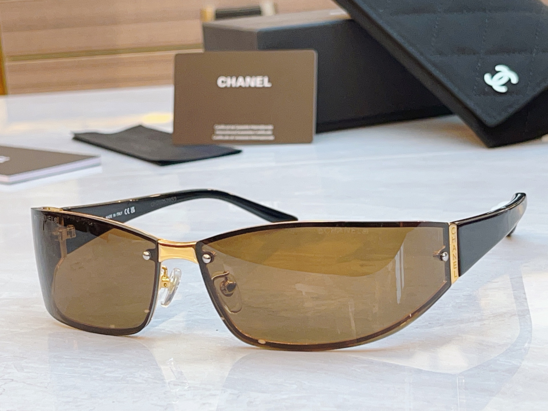 ，【CHAN*】香奈*儿新款太阳镜，
MODEL：CH7123S，SIZE：64口13-135