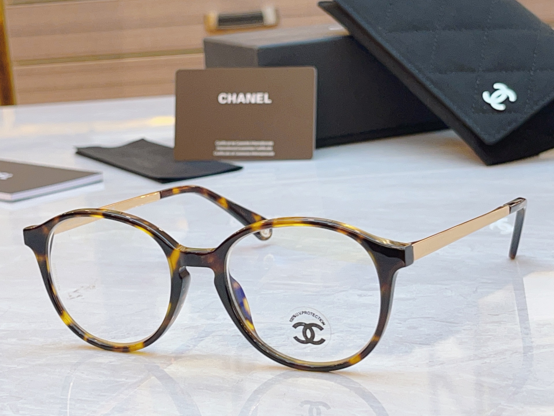 ，【CHAN*】香奈*儿新款眼镜架，
MODEL：CH3688U，SIZE：51口21-145