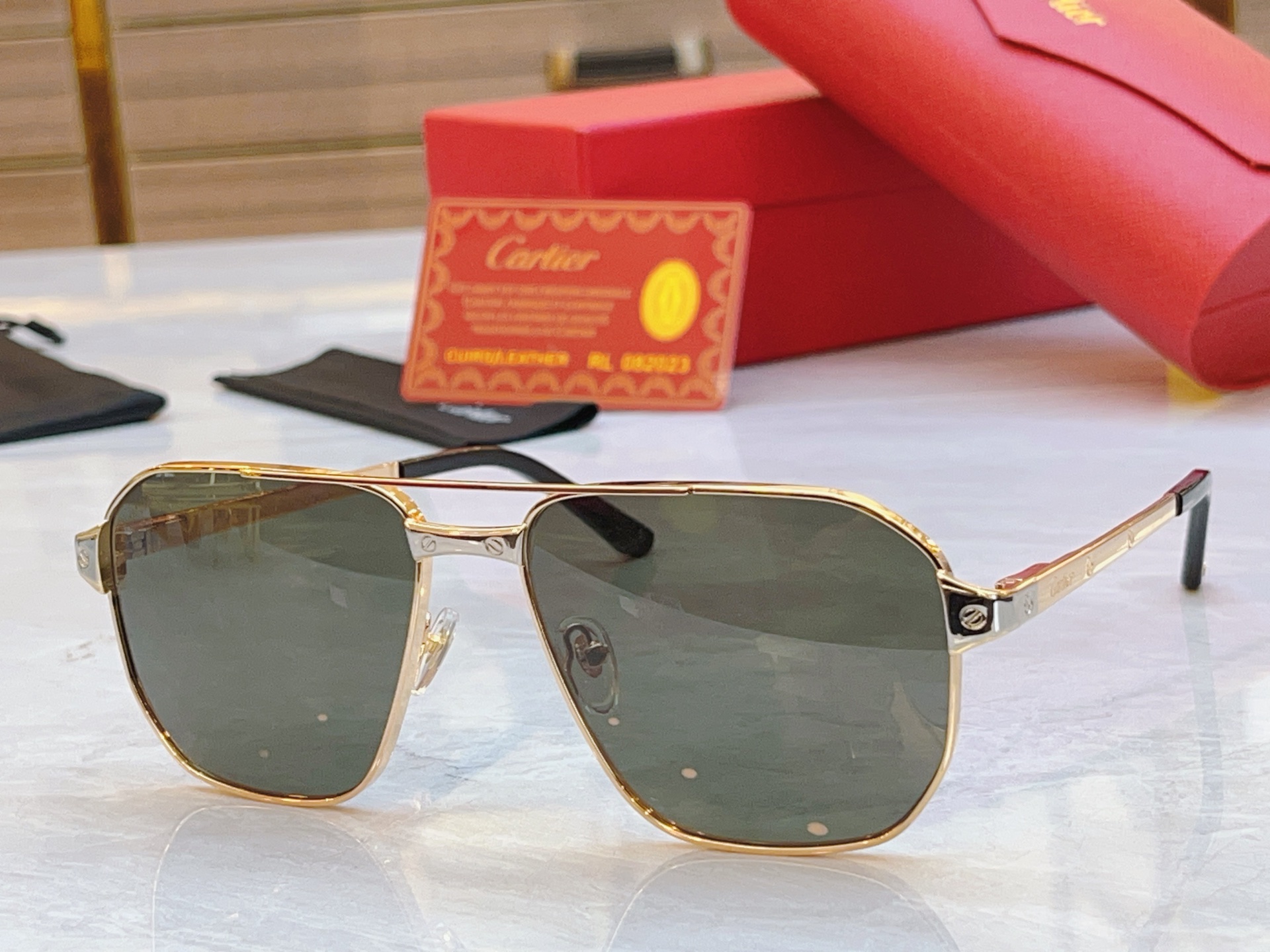 ，【CARTIE*】卡地*亚新款太阳镜，CT0424S ，size59口15-140