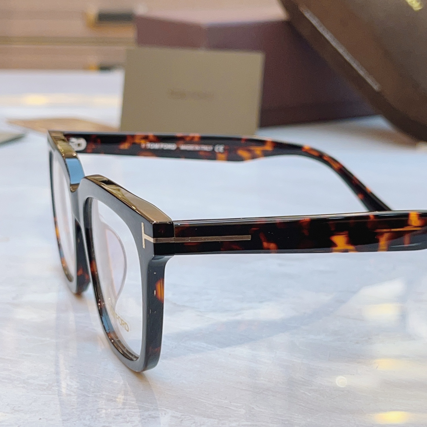 ，【TOM FOR*】汤姆*福特新款眼镜架，MODEL：FT0646，SIZE：53口20-145