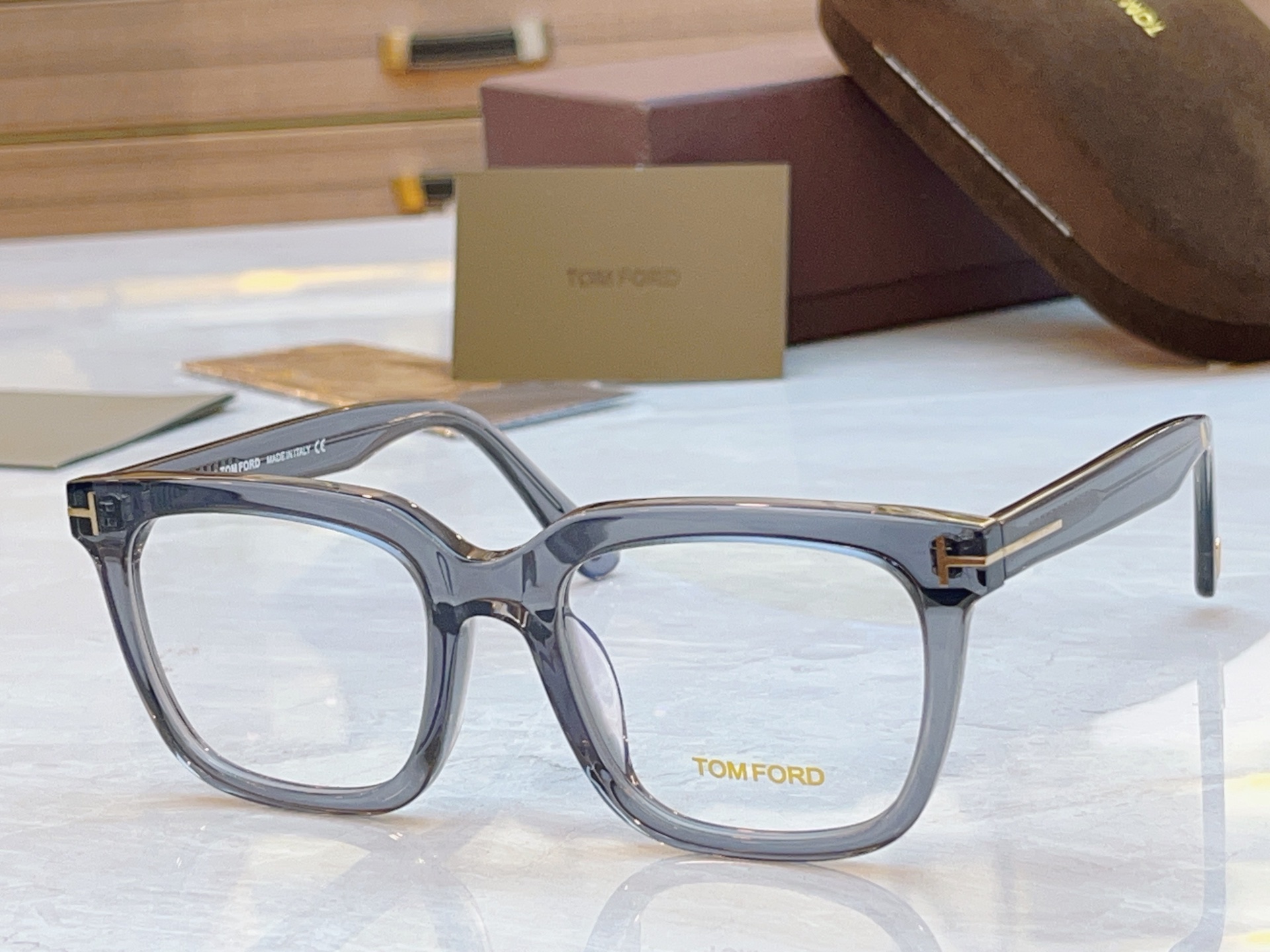 ，【TOM FOR*】汤姆*福特新款眼镜架，MODEL：FT0646，SIZE：53口20-145