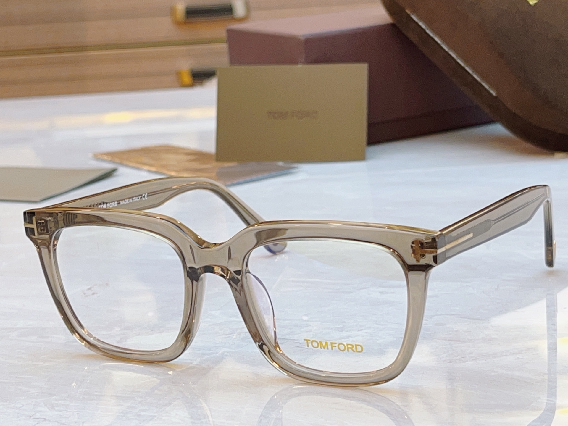 ，【TOM FOR*】汤姆*福特新款眼镜架，MODEL：FT0646，SIZE：53口20-145